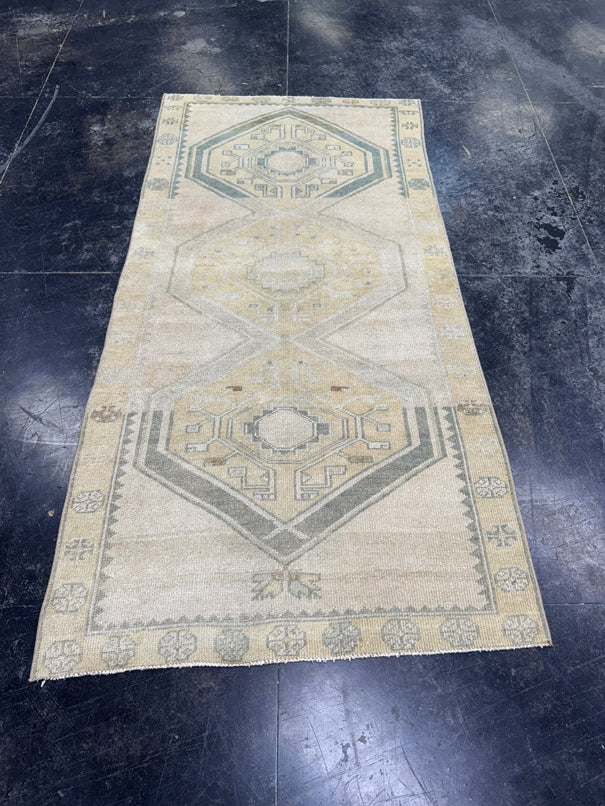 Turkish Vintage Rug 3'2'' x 6'6'' #13020