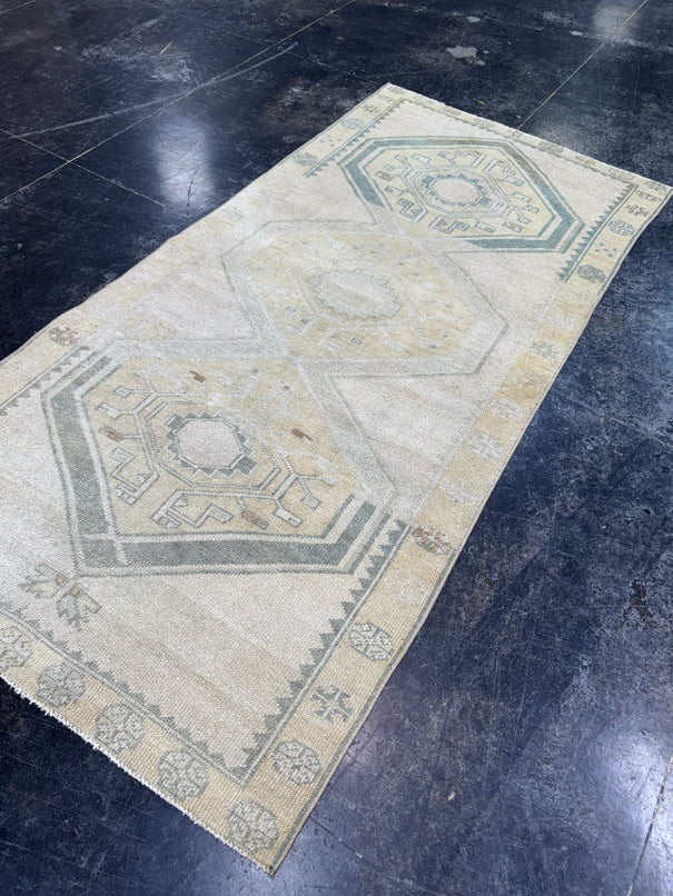 Turkish Vintage Rug 3'2'' x 6'6'' #13020