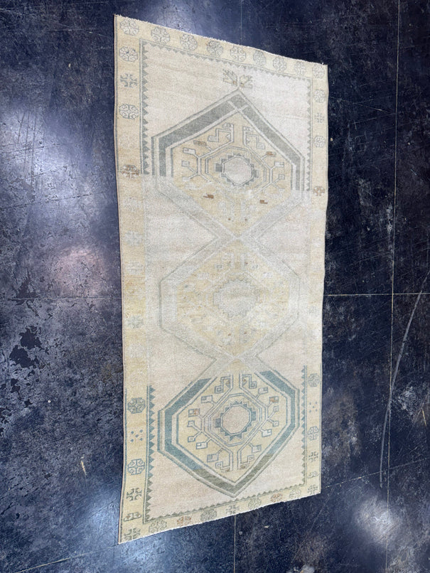 Turkish Vintage Rug 3'2'' x 6'6'' #13020