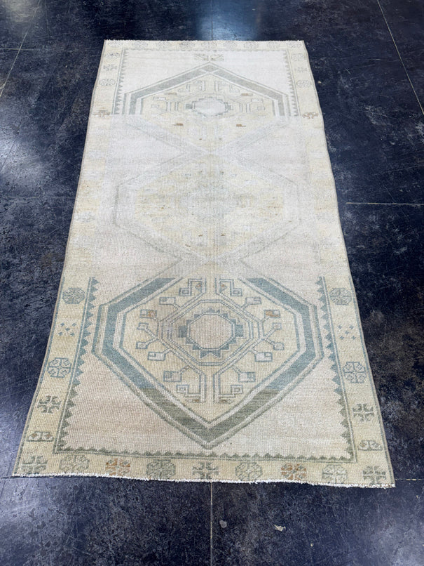 Turkish Vintage Rug 3'2'' x 6'6'' #13020