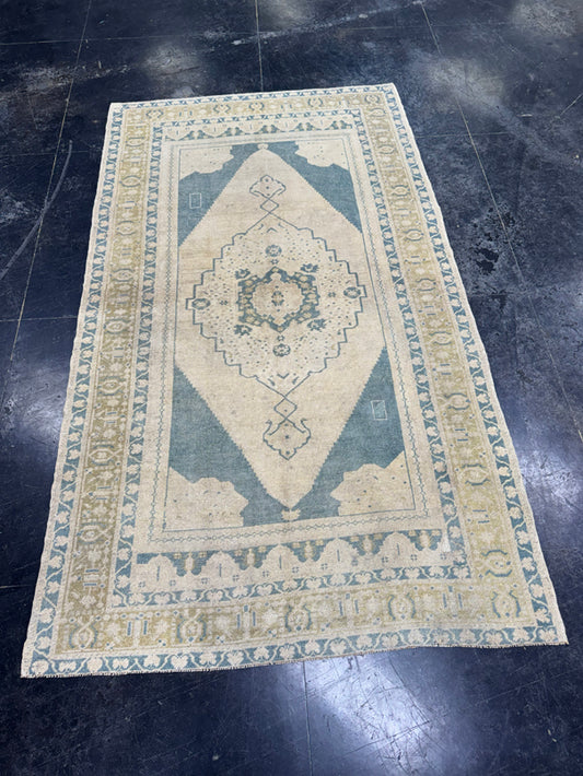 Turkish Vintage Rug 4'7'' x 7'11'' #13021