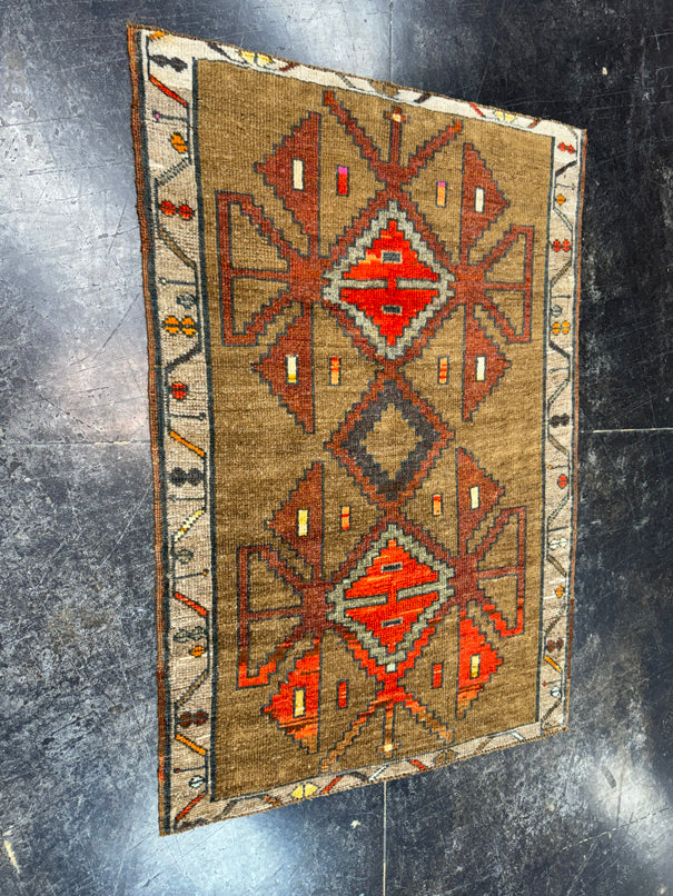 Turkish Vintage Rug 2'9'' x 4'1'' #24901