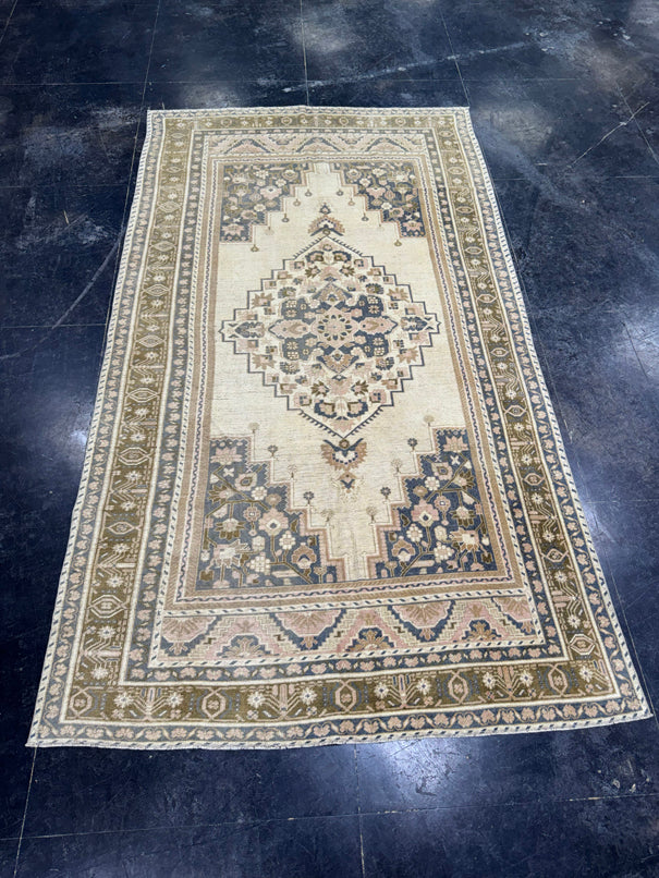 Turkish Vintage Rug 5'10'' x 10'6'' #24649