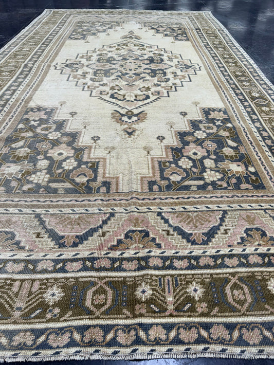 Turkish Vintage Rug 5'10'' x 10'6'' #24649