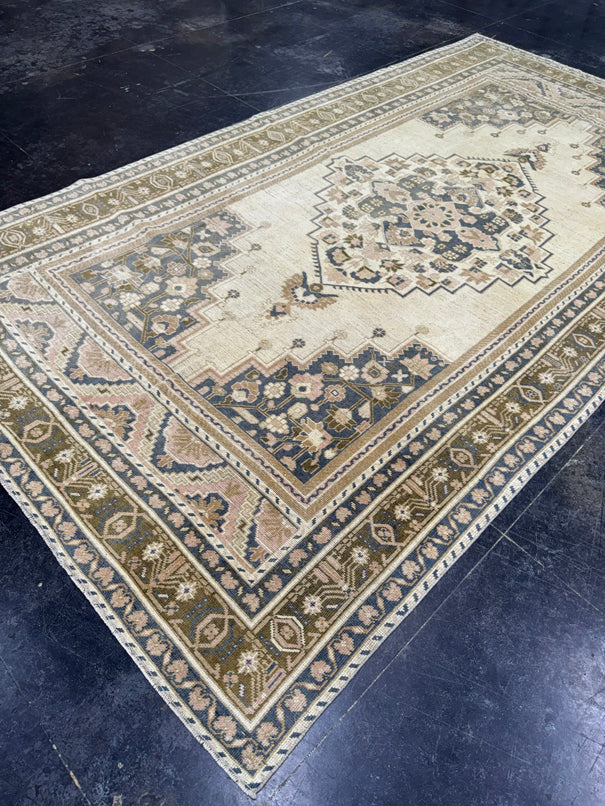 Turkish Vintage Rug 5'10'' x 10'6'' #24649