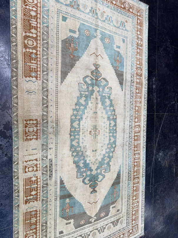 Turkish Vintage Rug 5' x 9'4'' #24634