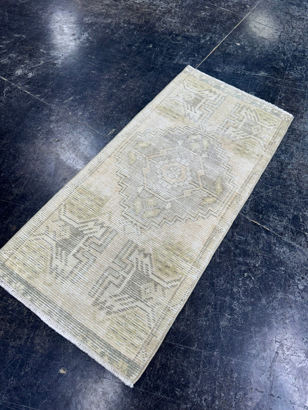 Turkish Mini Rug Oriental Hand Knotted Vintage Rug  1'5'' x  3'1'' #12237
