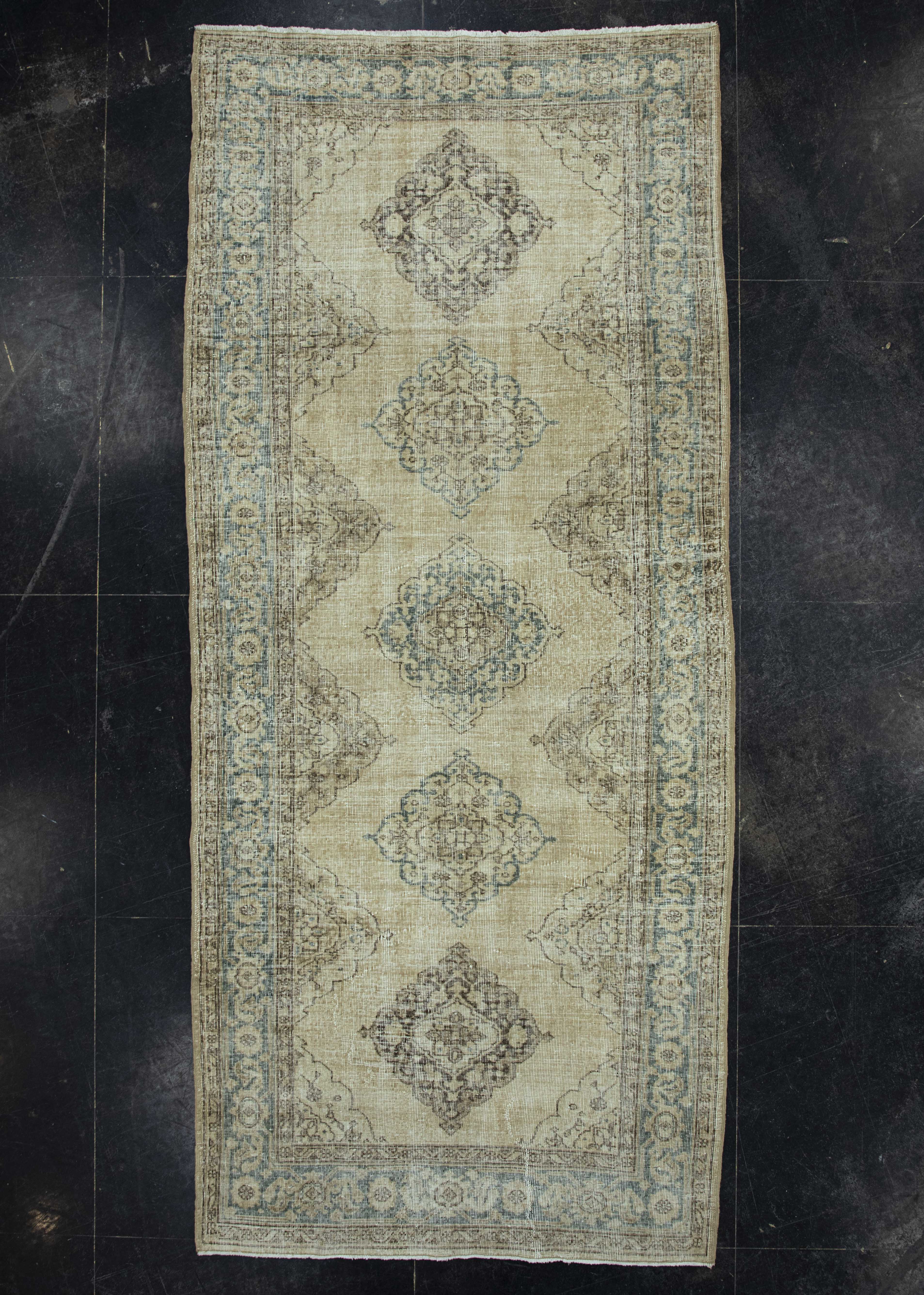 56×138 ViNTAGETURKiSH RUG Turkish Vintage Rug 5' x 11'5