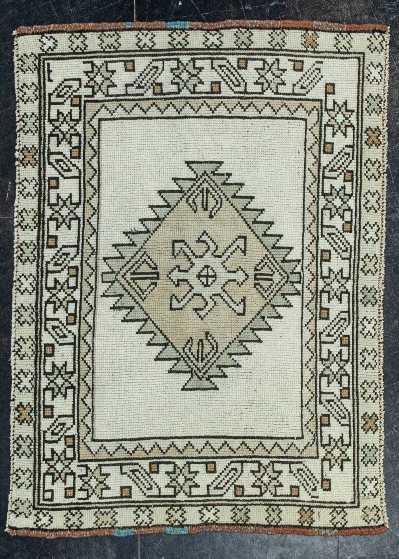Turkish Vintage Rug  2'6" x 3'5" #20672