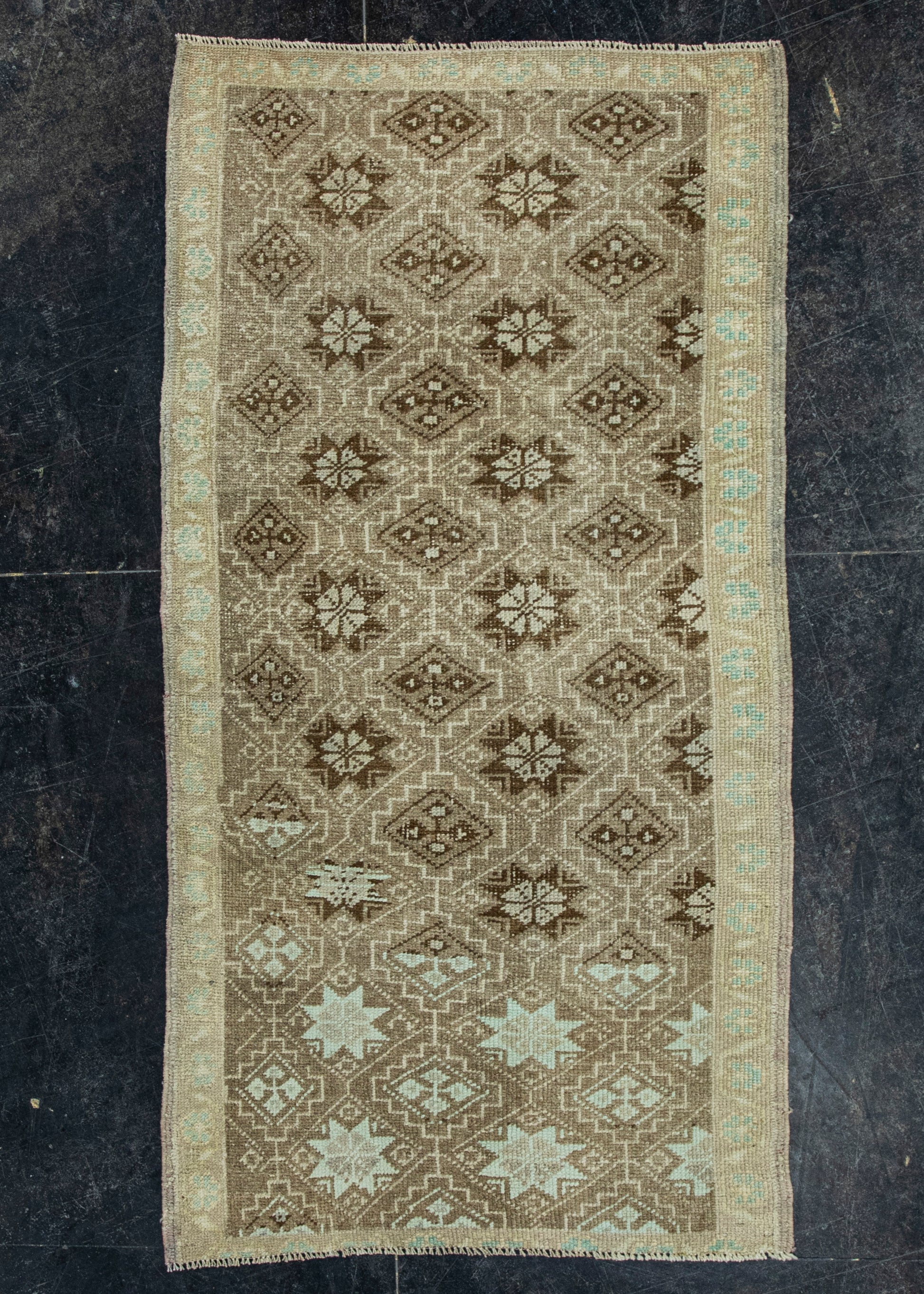 Turkish Vintage Rug  2'8" x 3'5" #20839