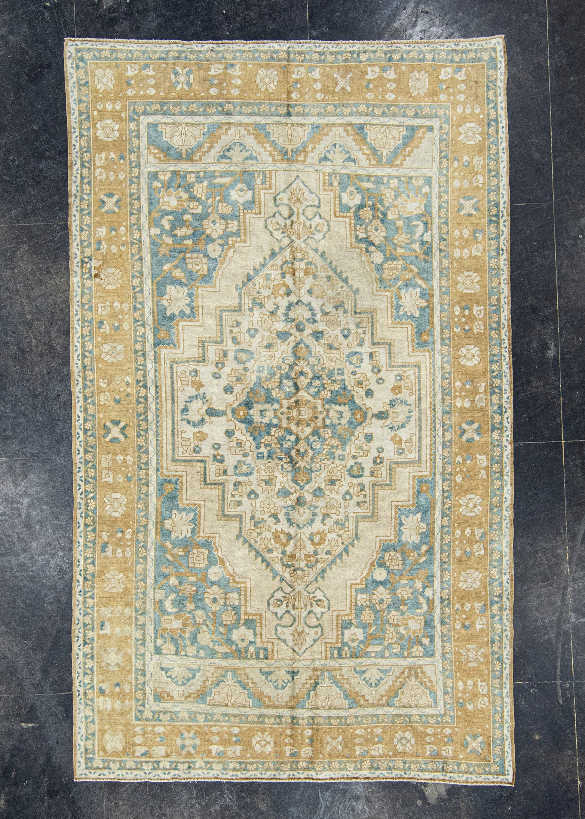 Turkish Vintage Rug  5'7" x 9'4" #21124