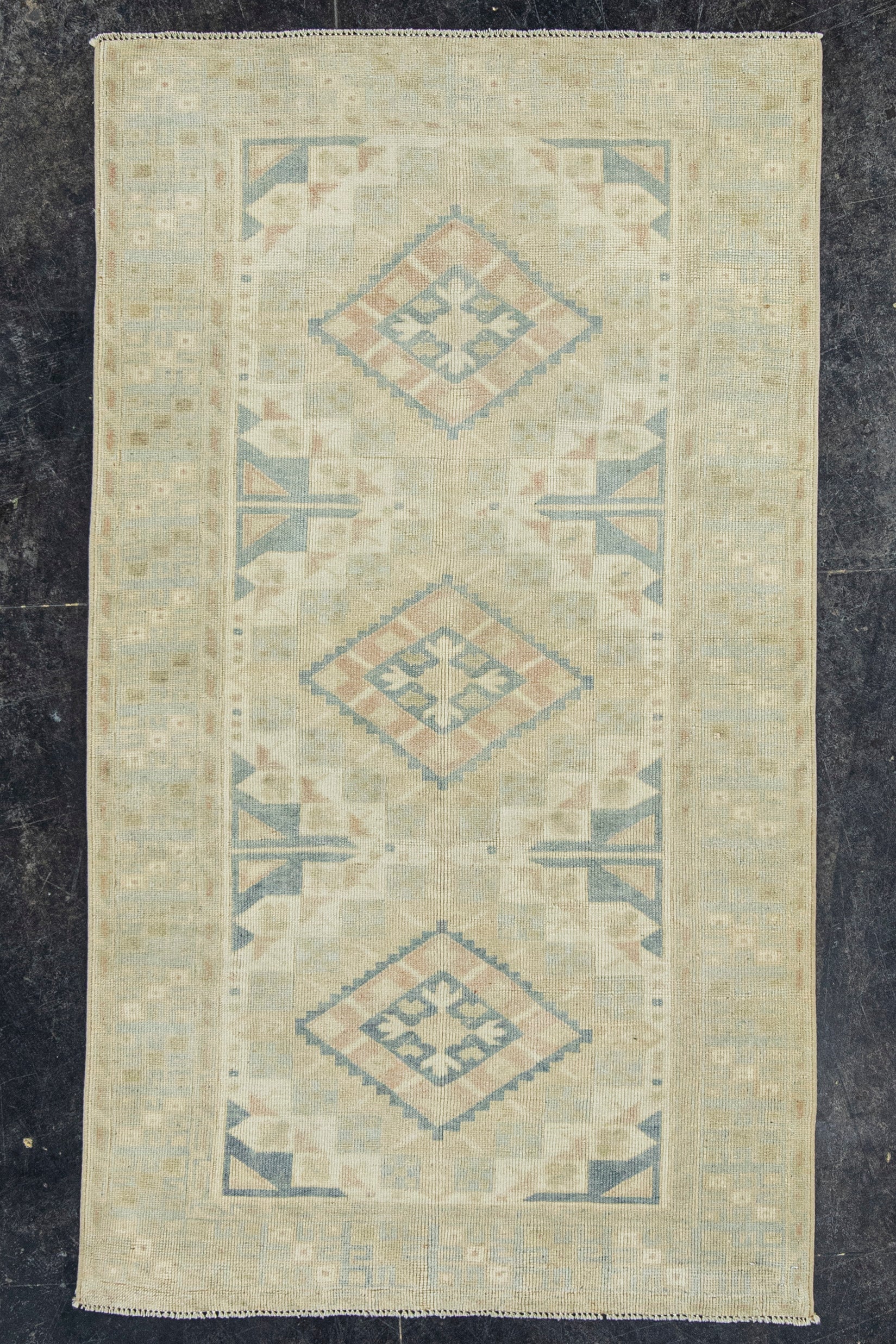 Turkish Vıntage Rug 3'2" x 5'8" #22795