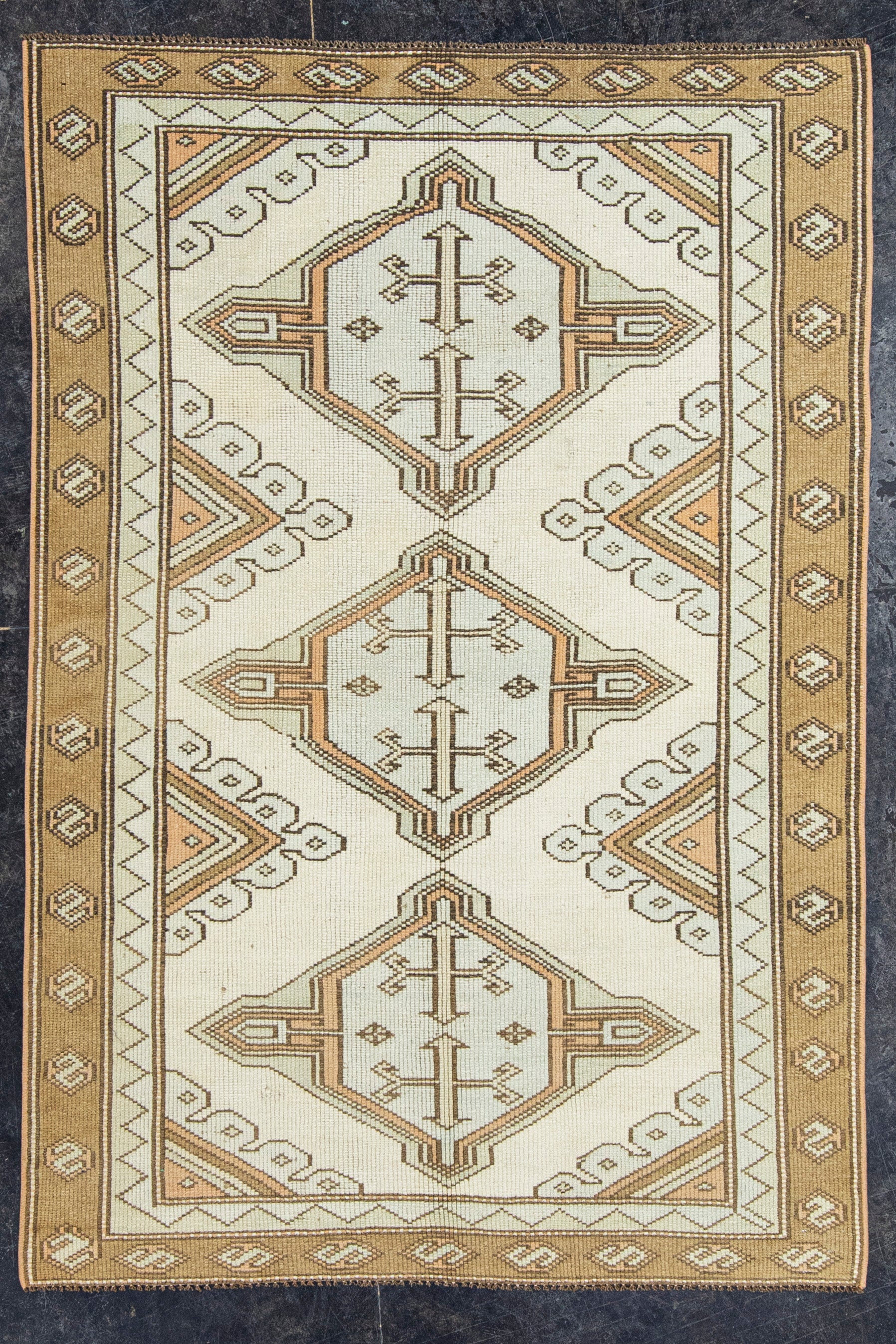 Vıntage Rug 4'0" x 6'0" #22758