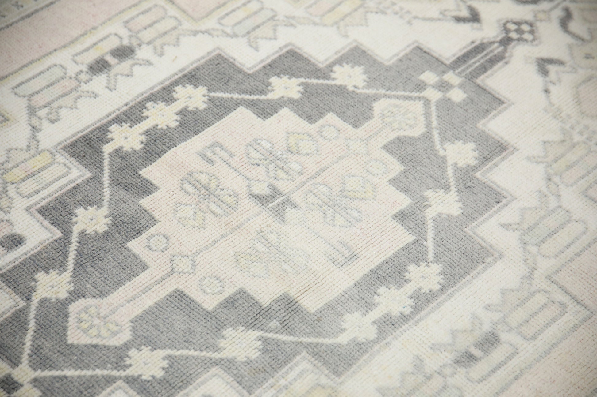 Turkish Vintage Anatolian Rug  4'6" x 8'4" #2129