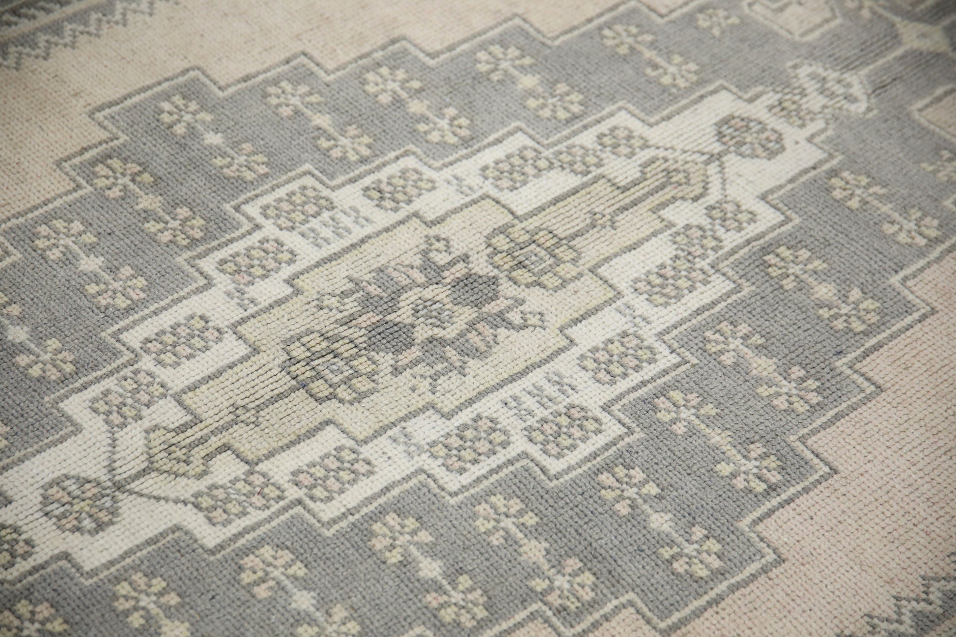 Turkish Vintage Anatolian Rug  5' x 8'5" #454