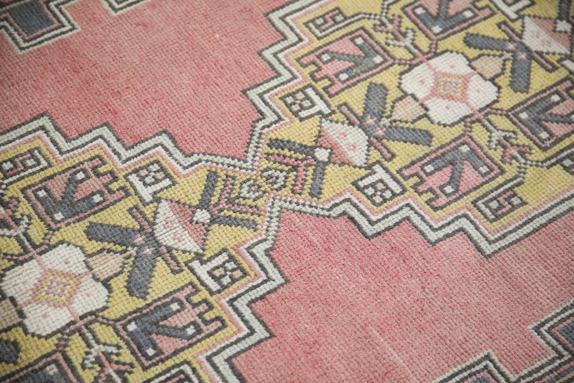 Turkish Vintage Anatolian Rug  3'9" x 7'4" #503