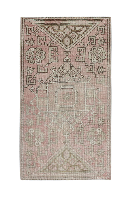 #11167 Turkish Vintage Anatolian Rug  2'7" x 4'6"