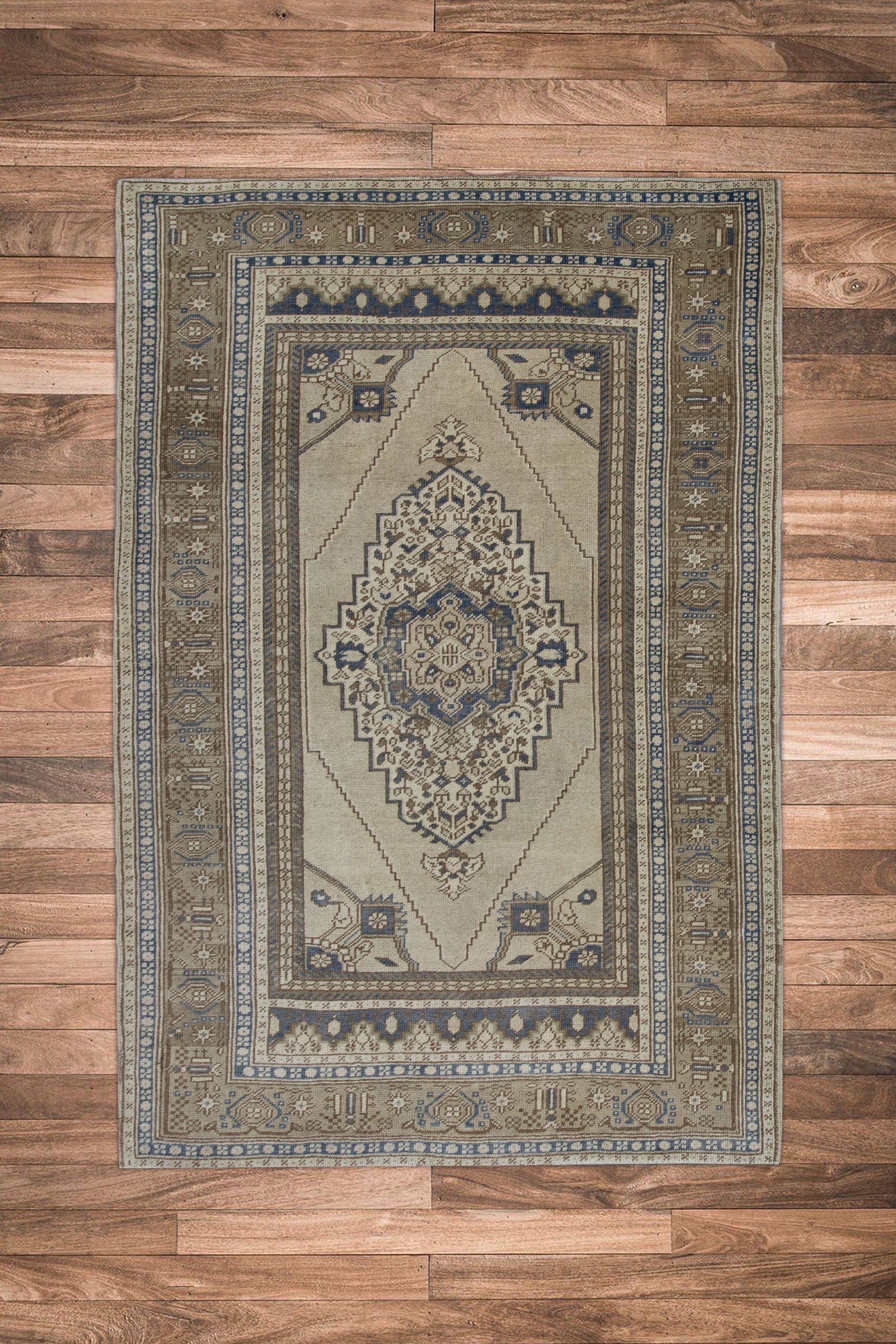 Turkish Vintage Anatolian Rug  4' x 6' #11101