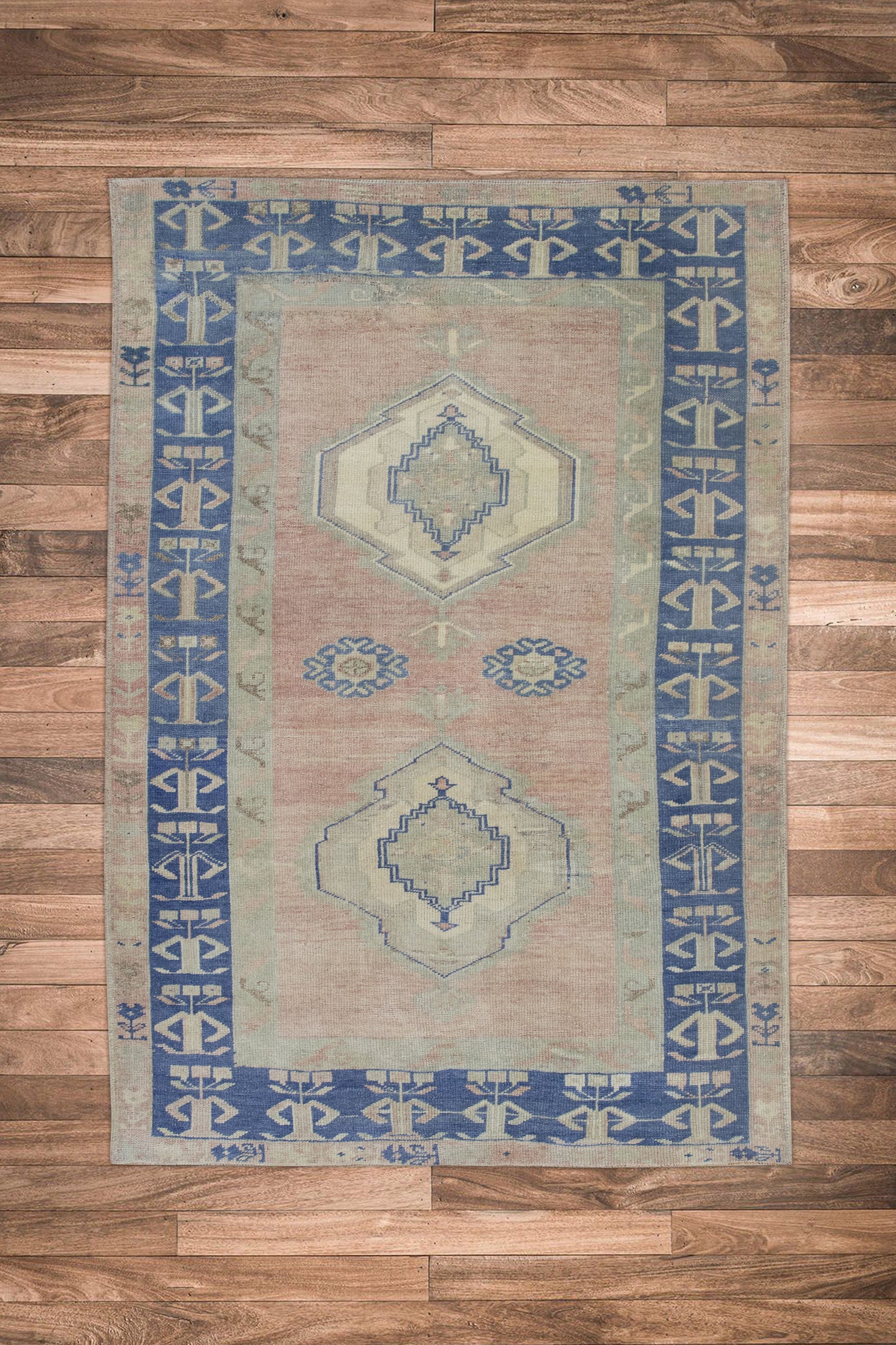 Turkish Vintage Anatolian Rug  3'9" x 5'6" #11172