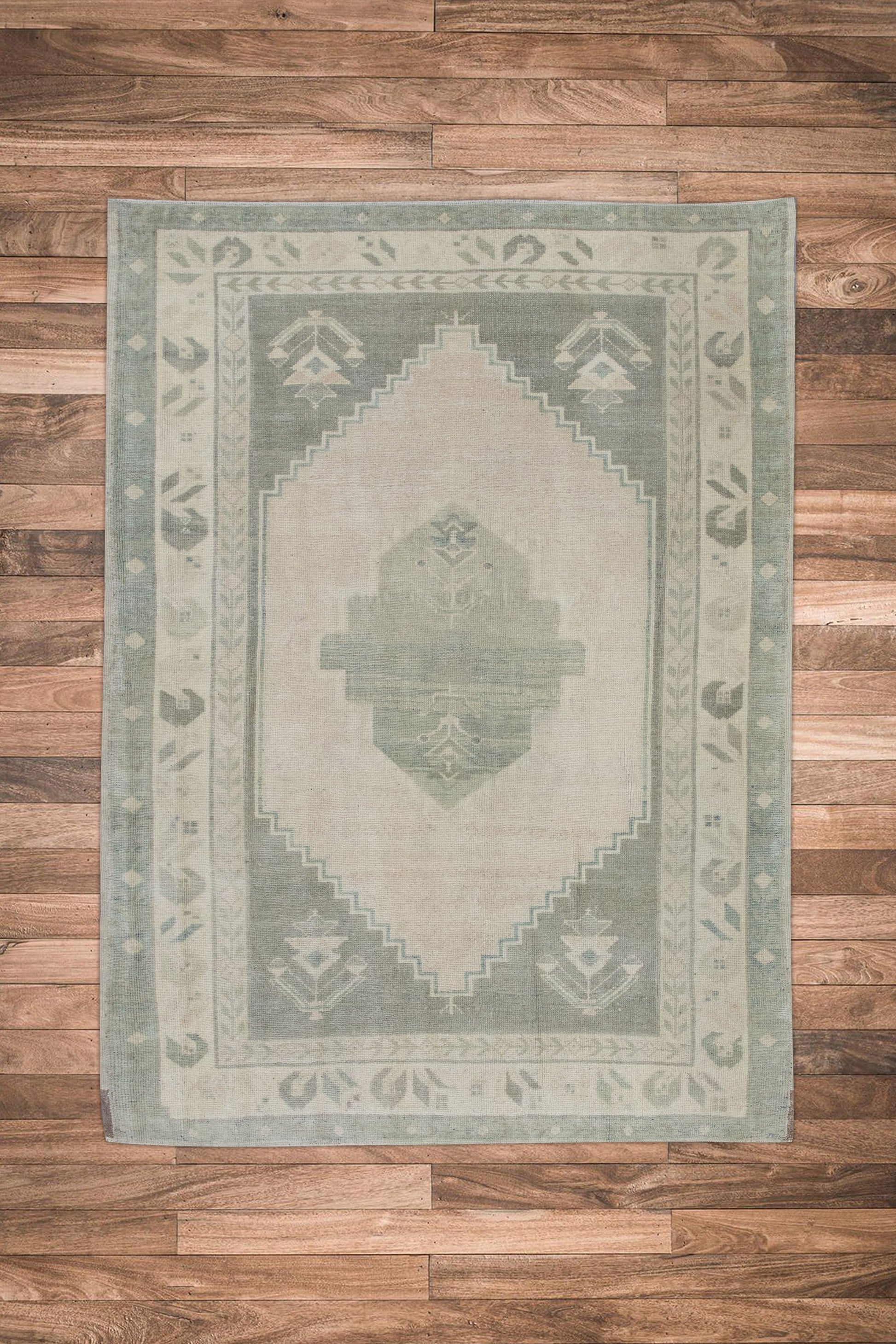 Turkish Vintage Anatolian Rug  4'1" x 5'5" #11184