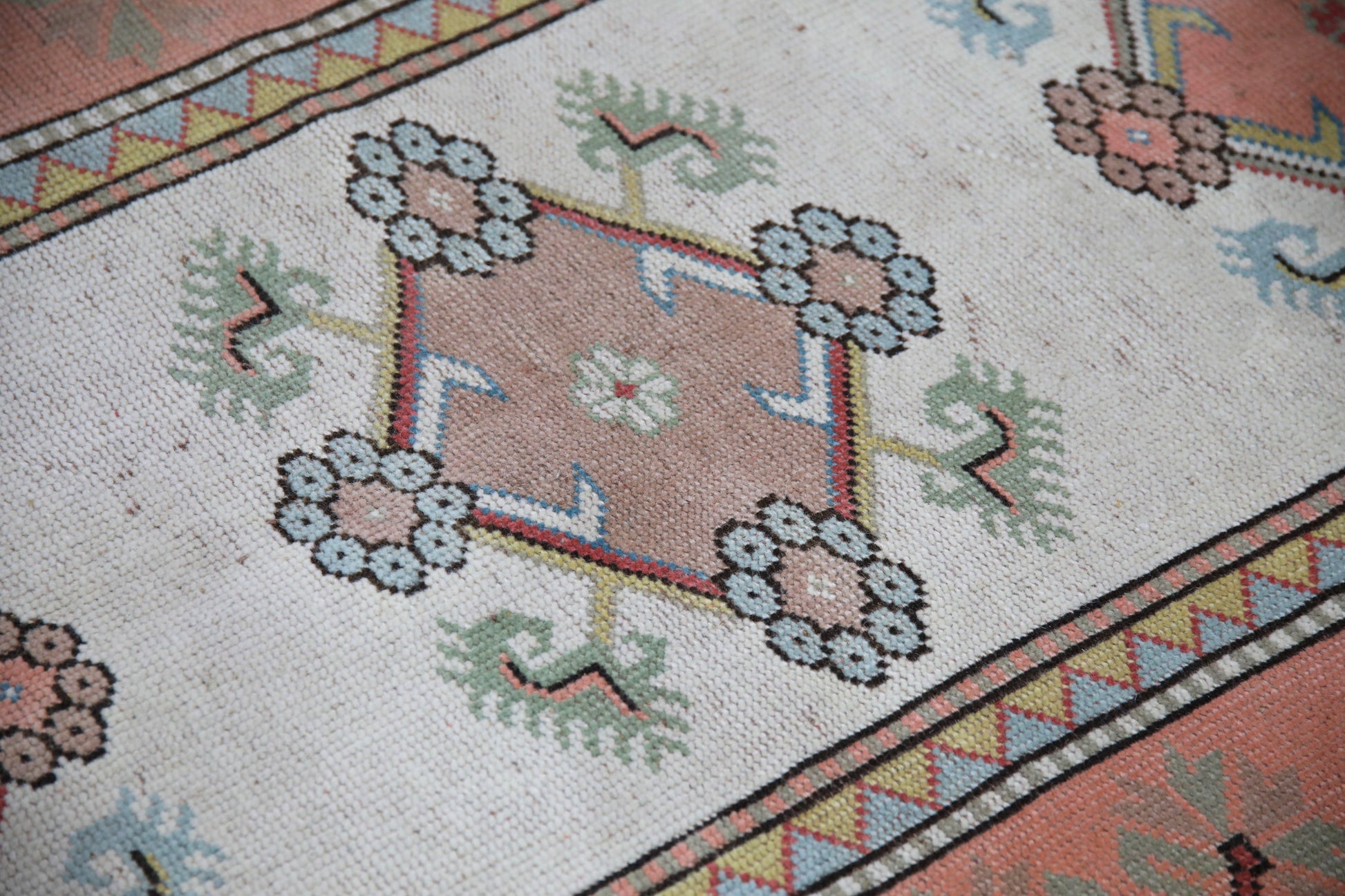 Turkish Vintage Anatolian Rug  5'10" x 8'3" #511
