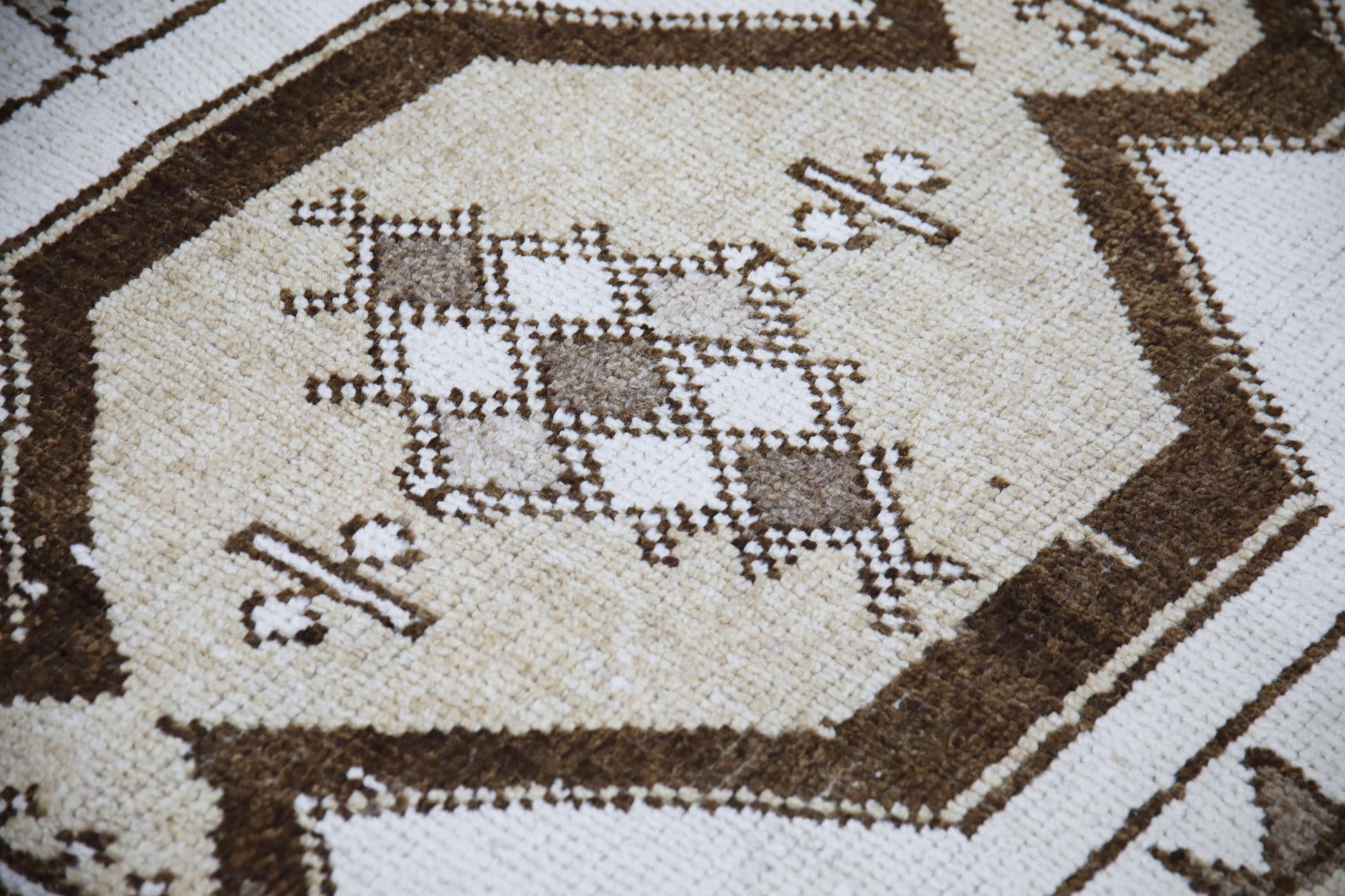 Turkish Vintage Anatolian Rug  4' x 10'8" #122