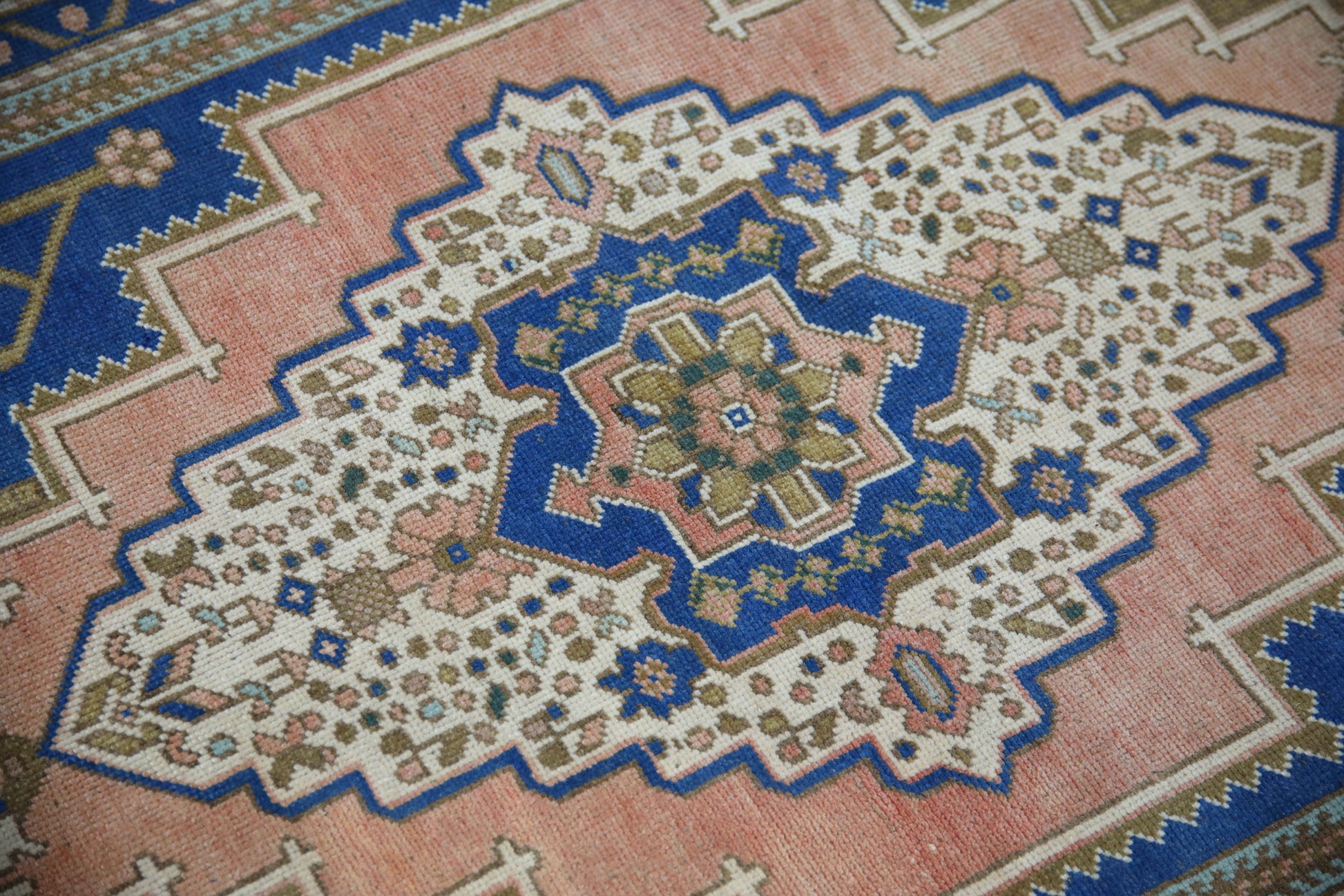 Turkish Vintage Anatolian Rug  4' x 6'2" #607