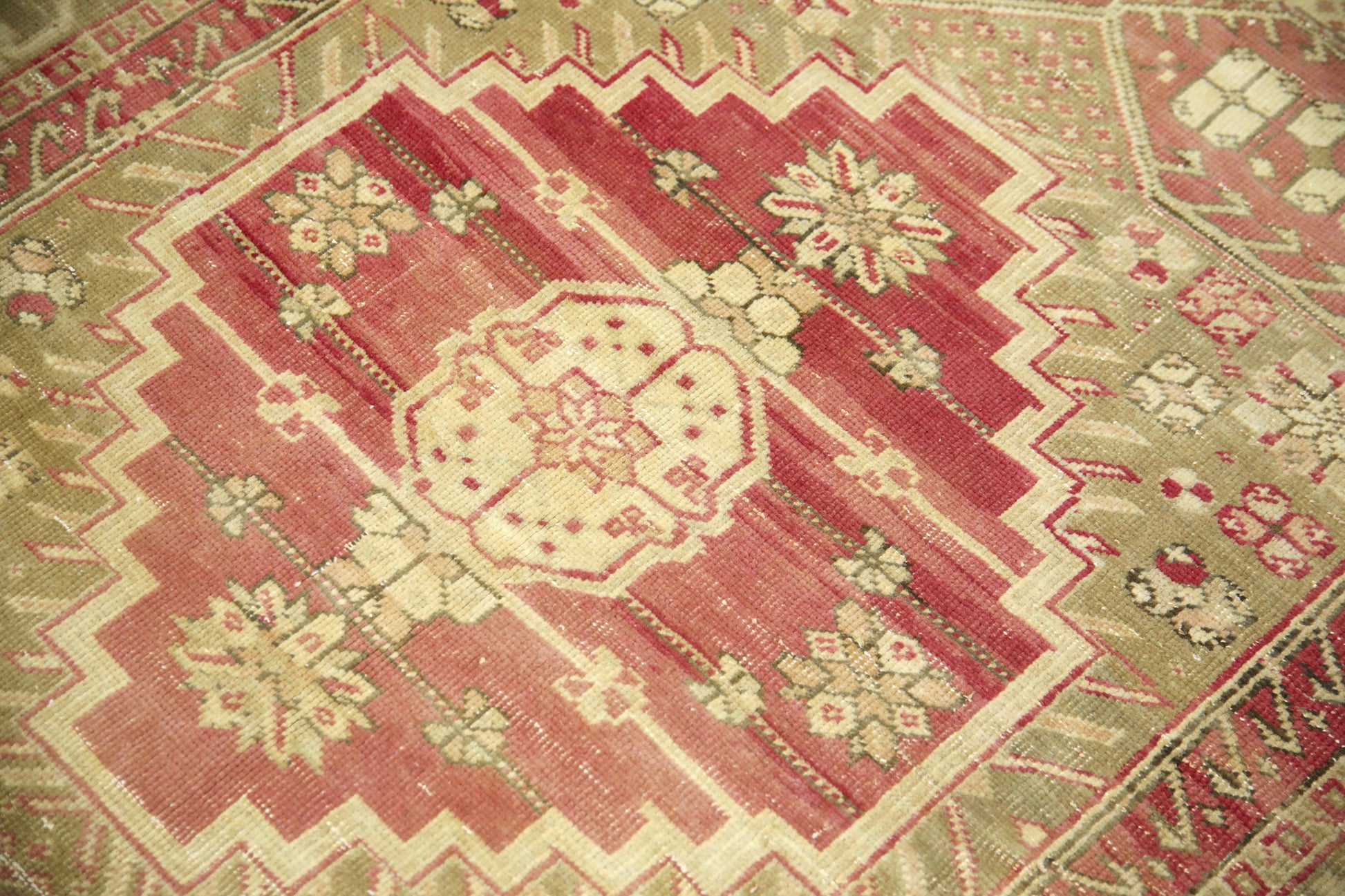 Turkish Vintage Anatolian Rug  3'10" x 6'8" #160