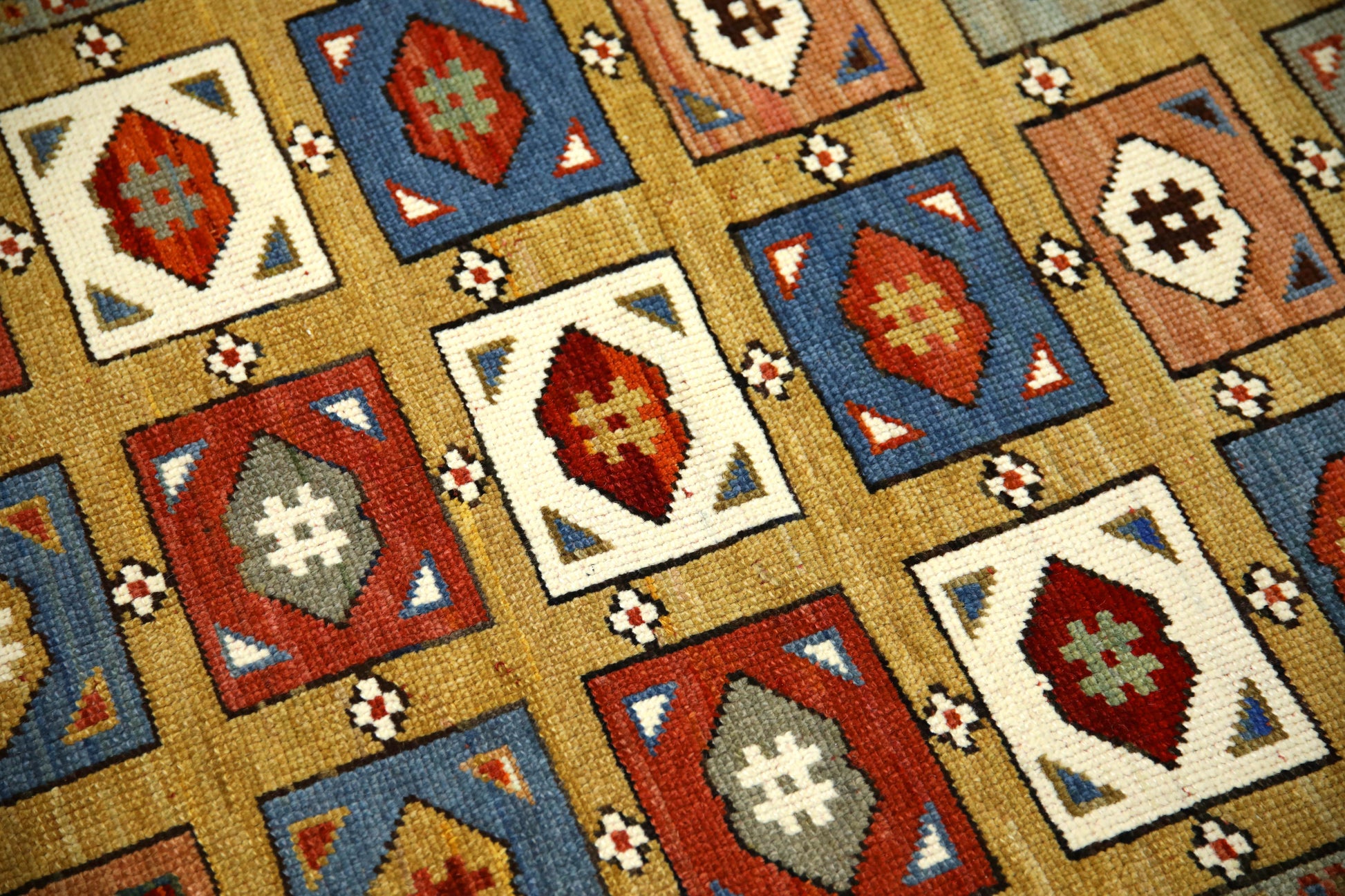 Turkish Vintage Anatolian Rug  3'5" x 5'4" #11