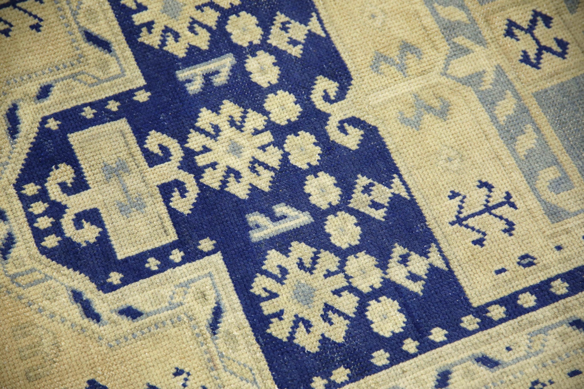 Turkish Vintage Anatolian Rug  3'9" x 5'11" #117