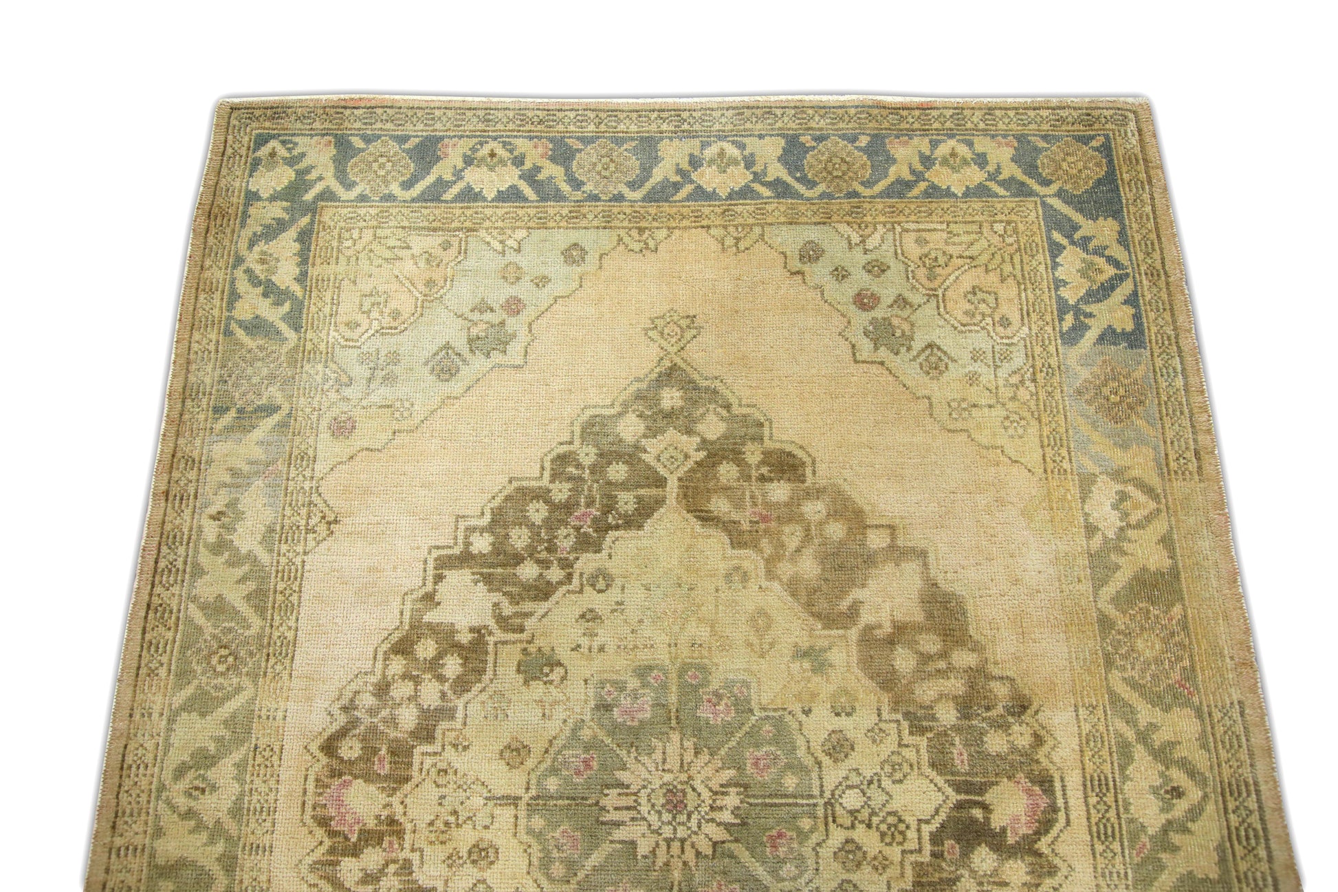 Turkish Vintage Anatolian Rug  3'11" x 5'6" #240