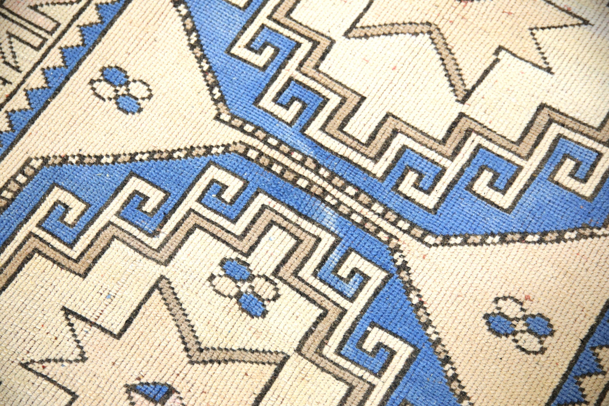 Turkish Vintage Anatolian Rug  3'9" x 7'4" #5005