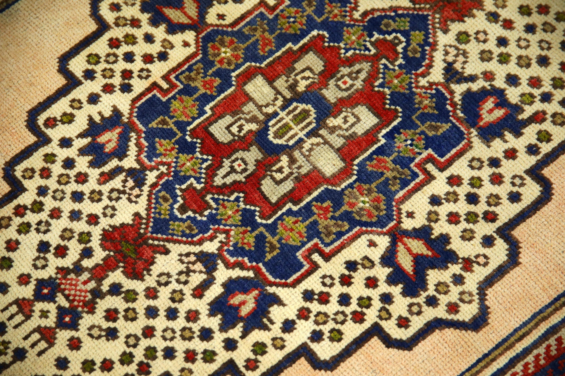 Turkish Vintage Anatolian Rug  3'3" x 5'8" #25