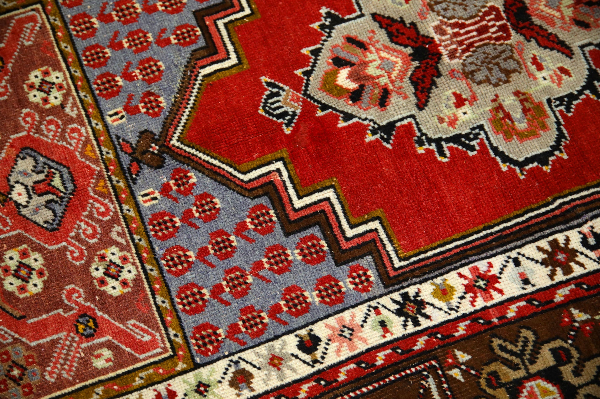 Turkish Vintage Anatolian Rug  3'9" x 5'9" #273