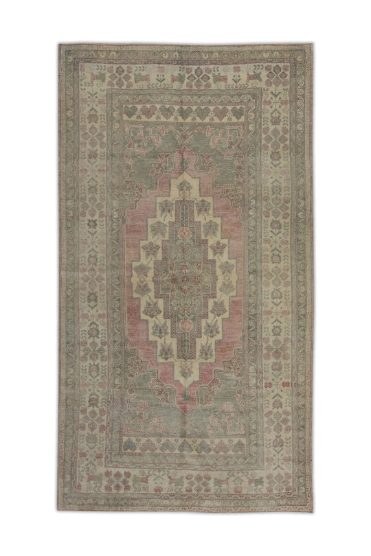 #11095 Turkish Vintage Anatolian Rug  4'8" x 7'10"