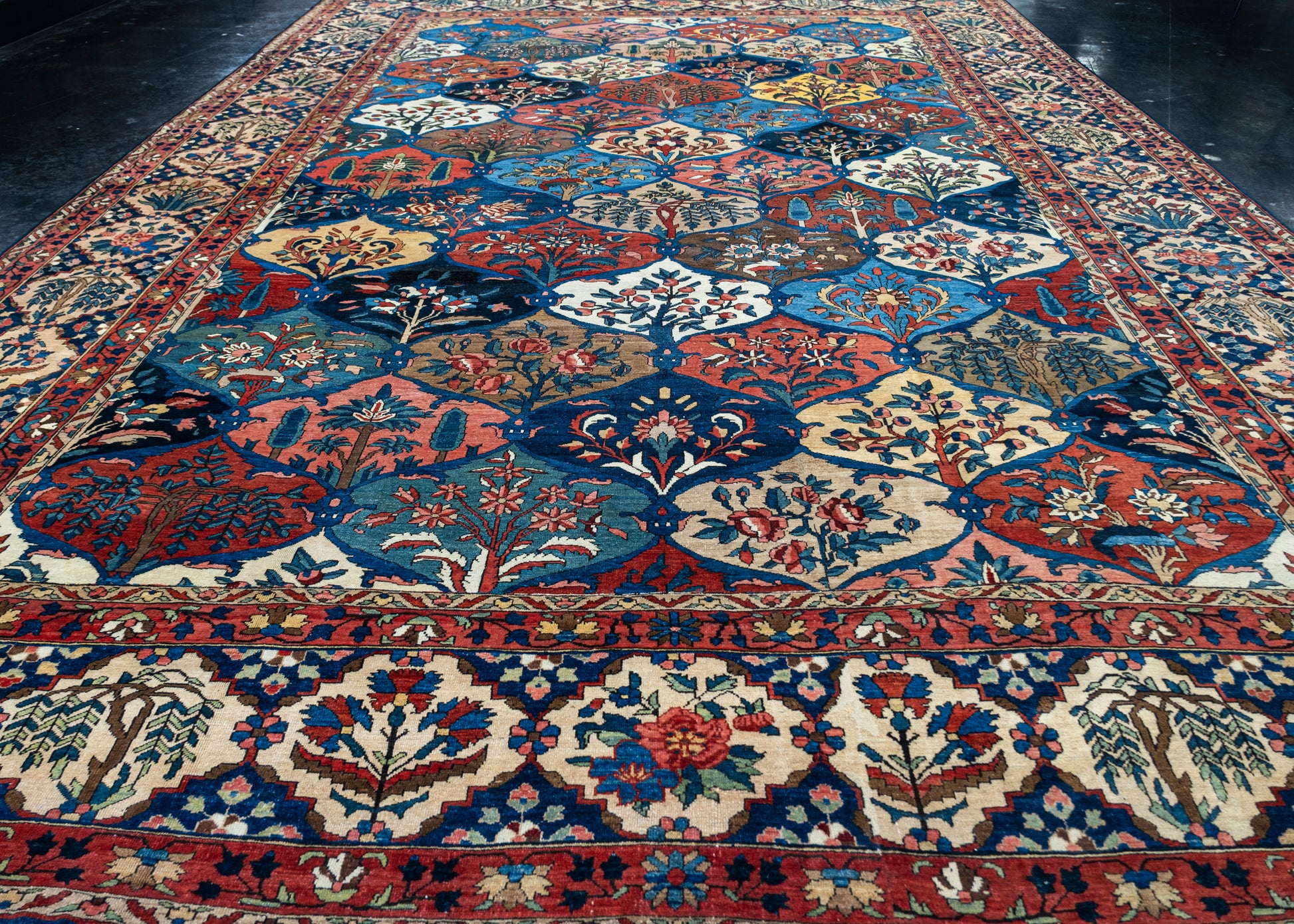 Antique Bakhtiari Persian Rug 13'6" x 19'5" #1000