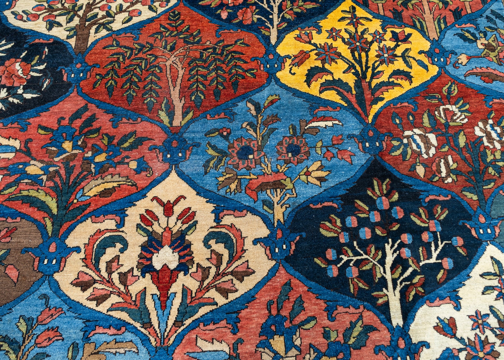 Antique Bakhtiari Persian Rug 13'6" x 19'5" #1000