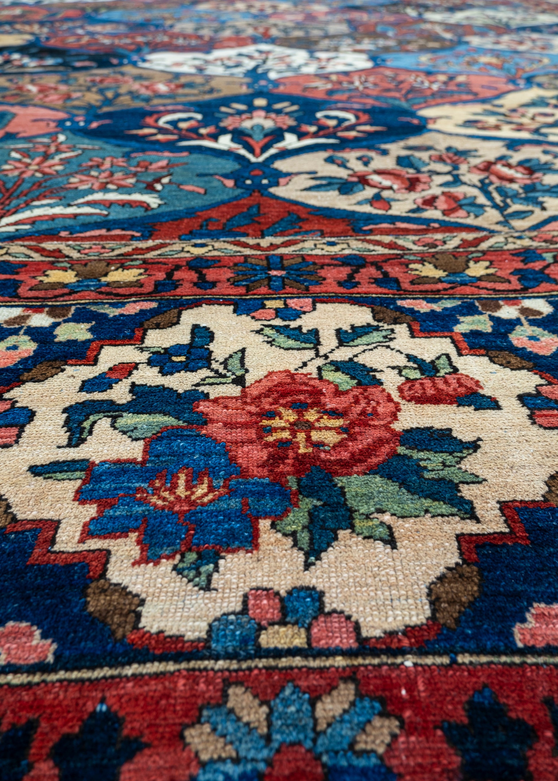 Antique Bakhtiari Persian Rug 13'6" x 19'5" #1000
