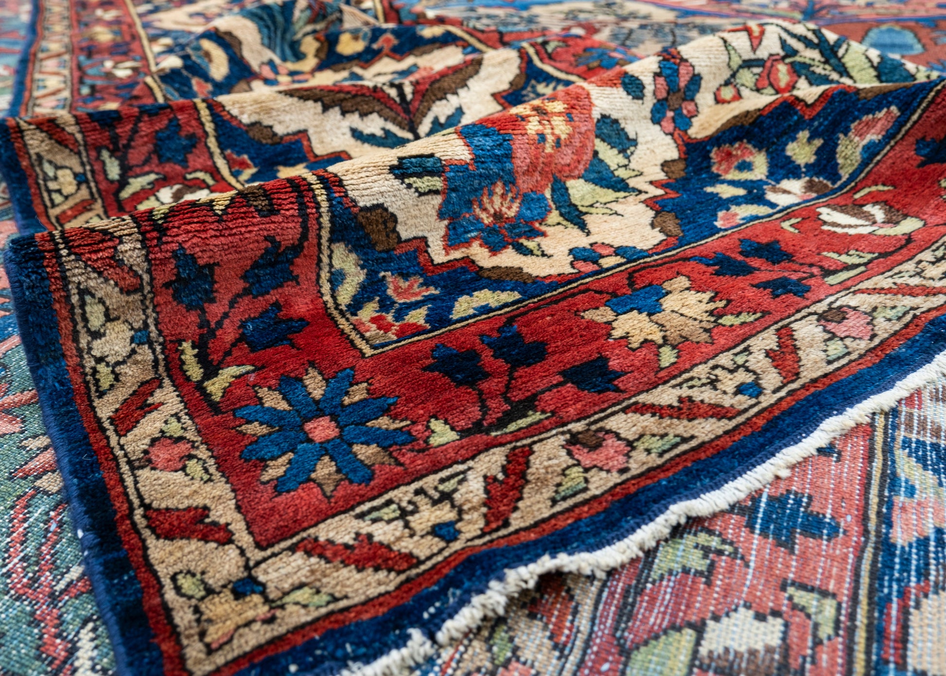 Antique Bakhtiari Persian Rug 13'6" x 19'5" #1000