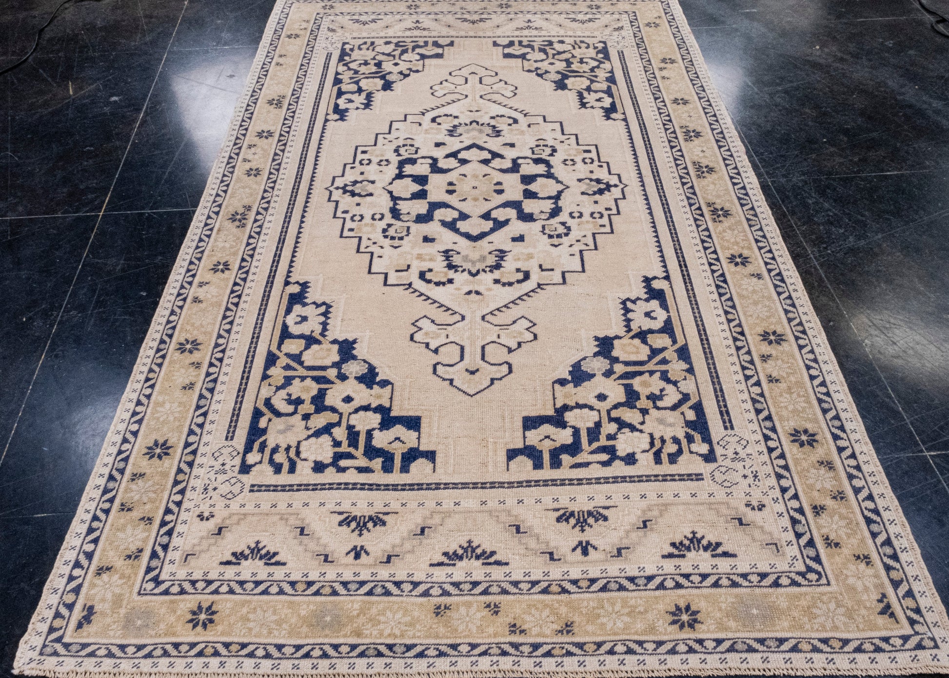 Turkish Vintage Anatolian Rug 5'1" x 8'4" #7012