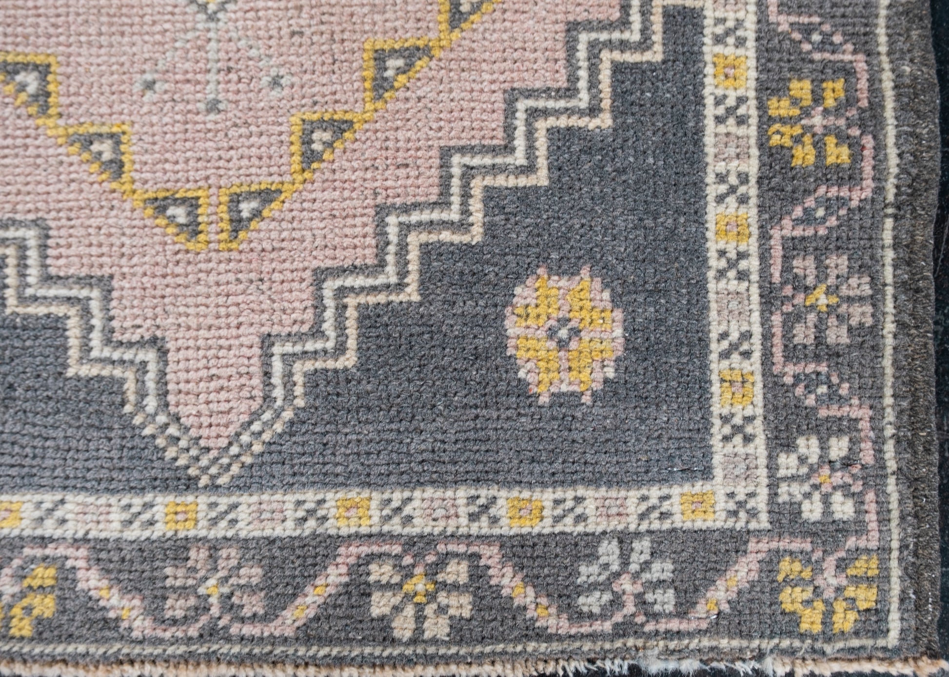 Oriental Hand Knotted Vintage Turkish Mini Rug 1'9" x 3'8" #10276