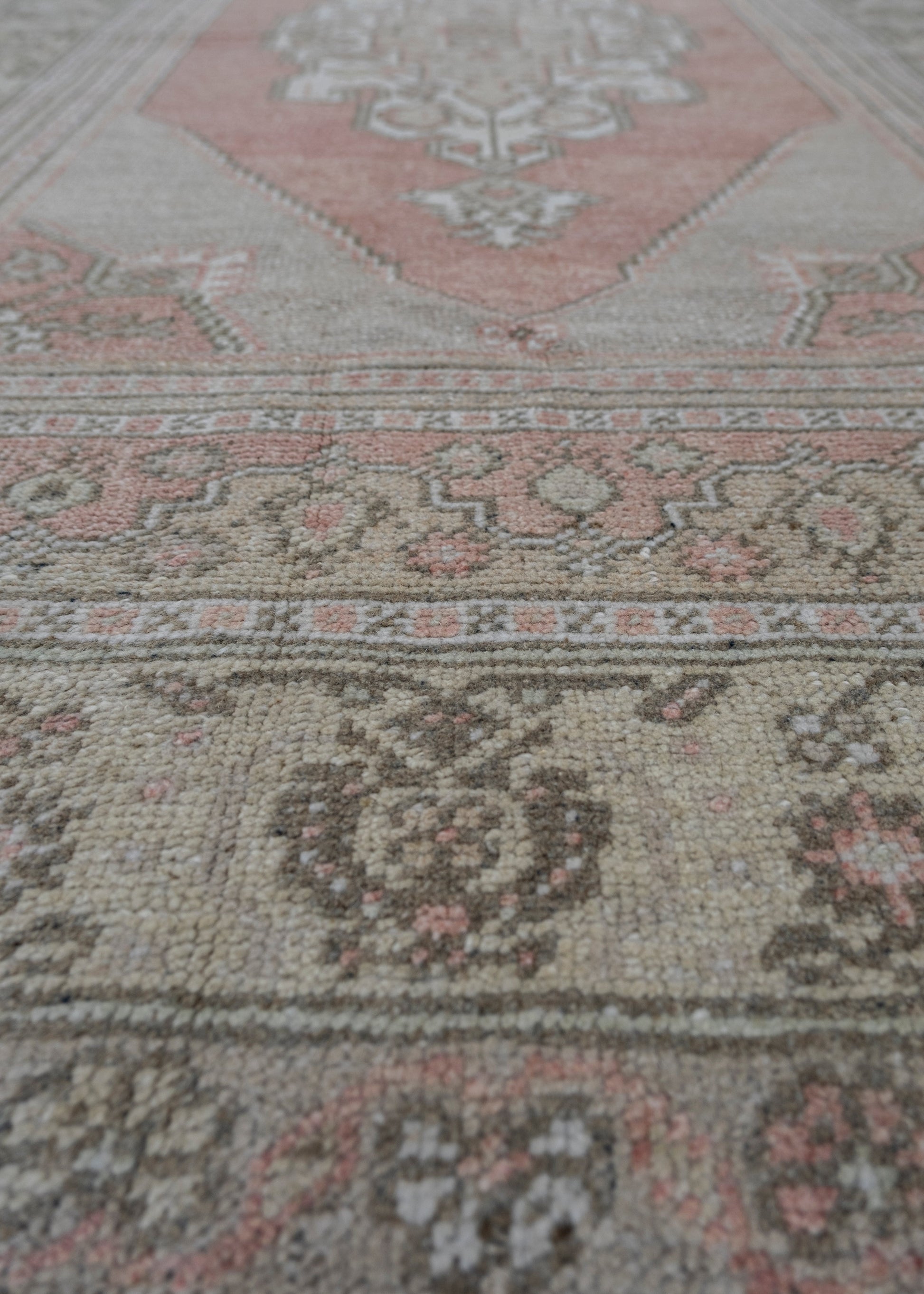 Turkish Vintage Anatolian Rug 3'11" x 6'11" #6037