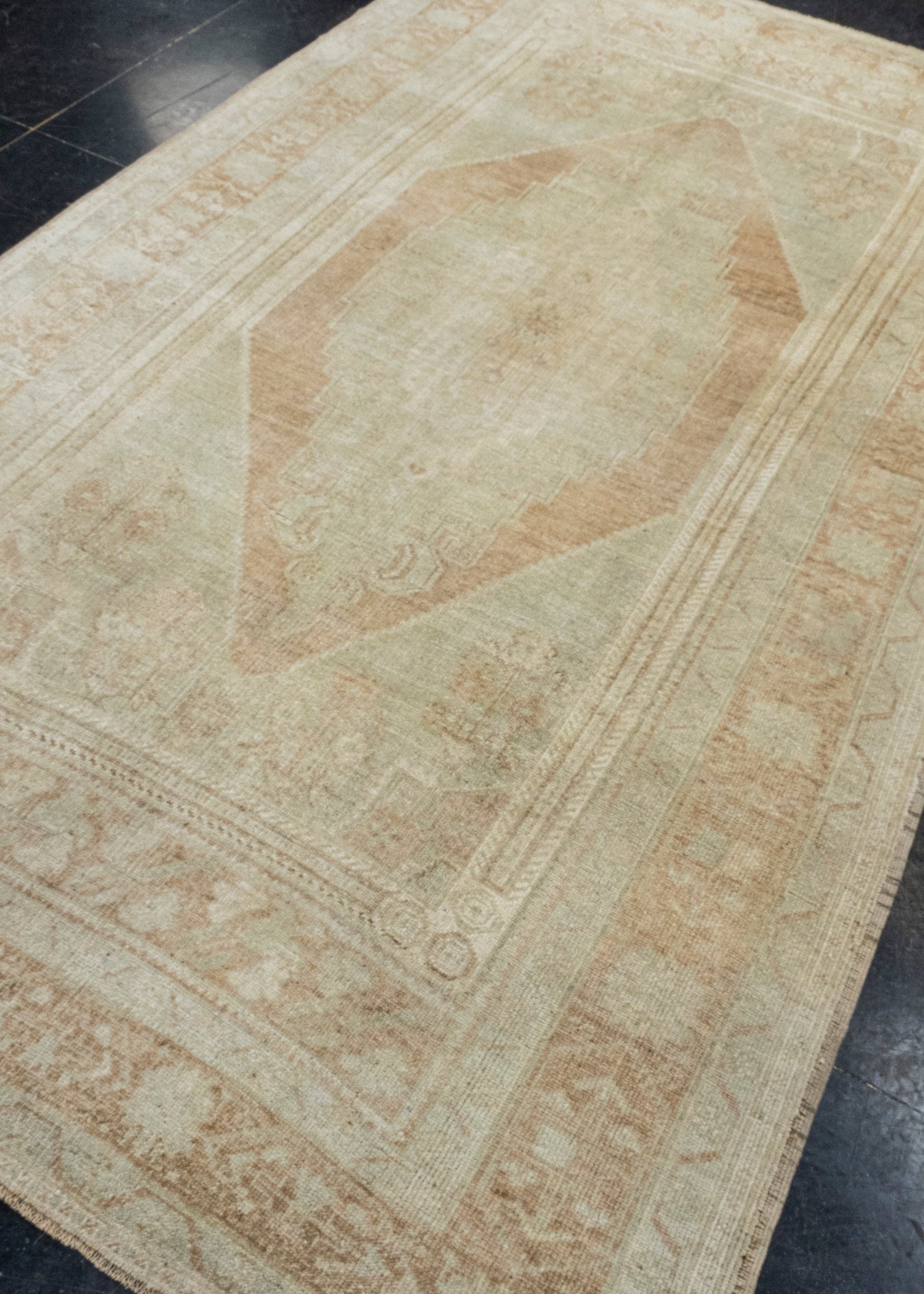 Turkish Vintage Anatolian Rug 5'5" x 9'4" #7011