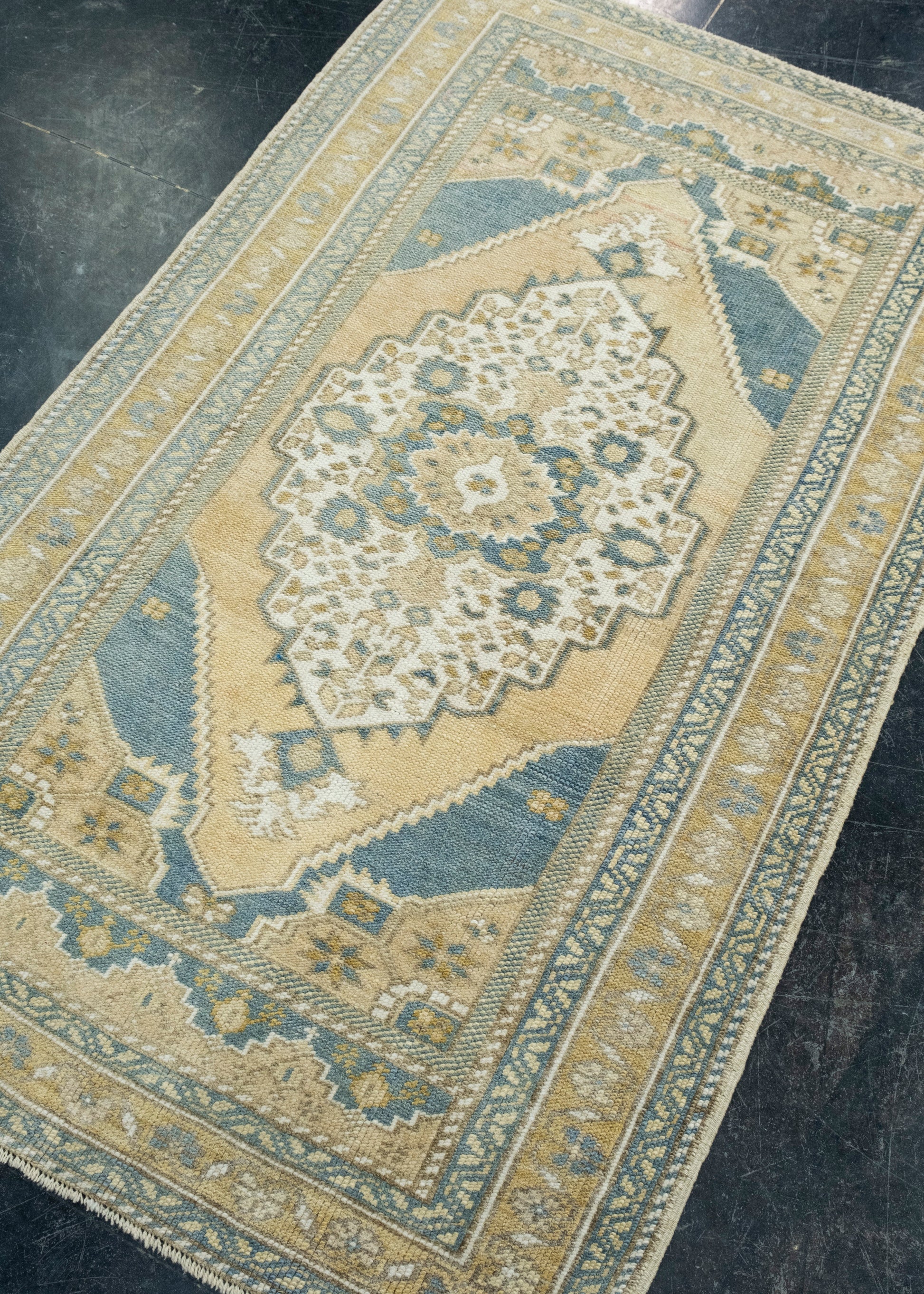 Turkish Vintage Rug 2'10" x 4'8" #17564