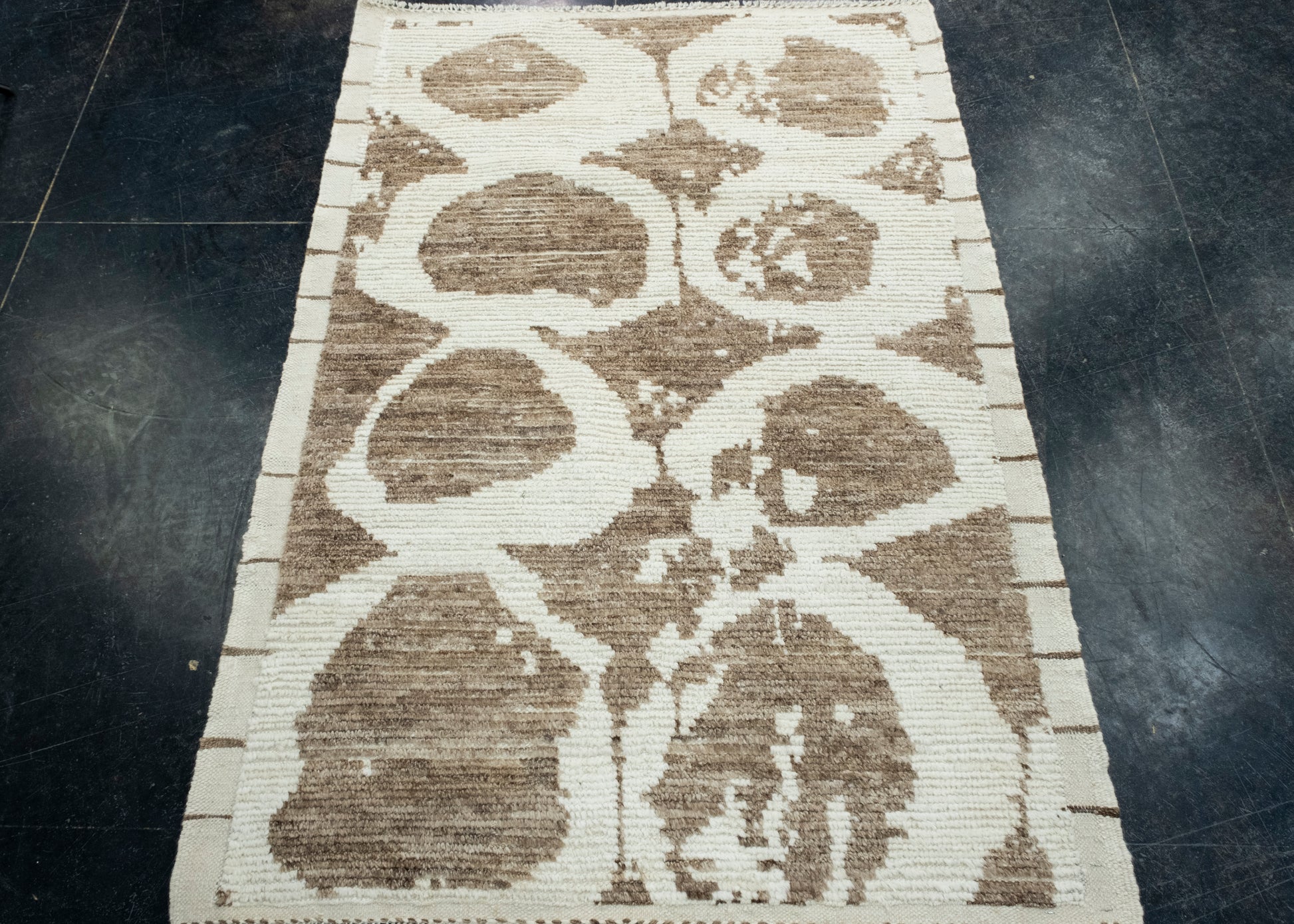 Hand Knotted Modern Rug 3'6" x 5' #17459