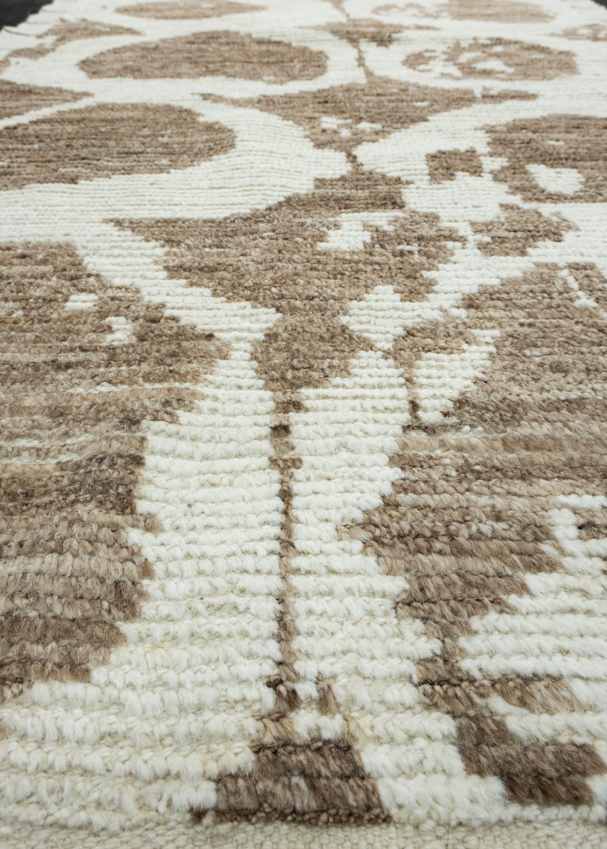 Hand Knotted Modern Rug 3'6" x 5' #17459