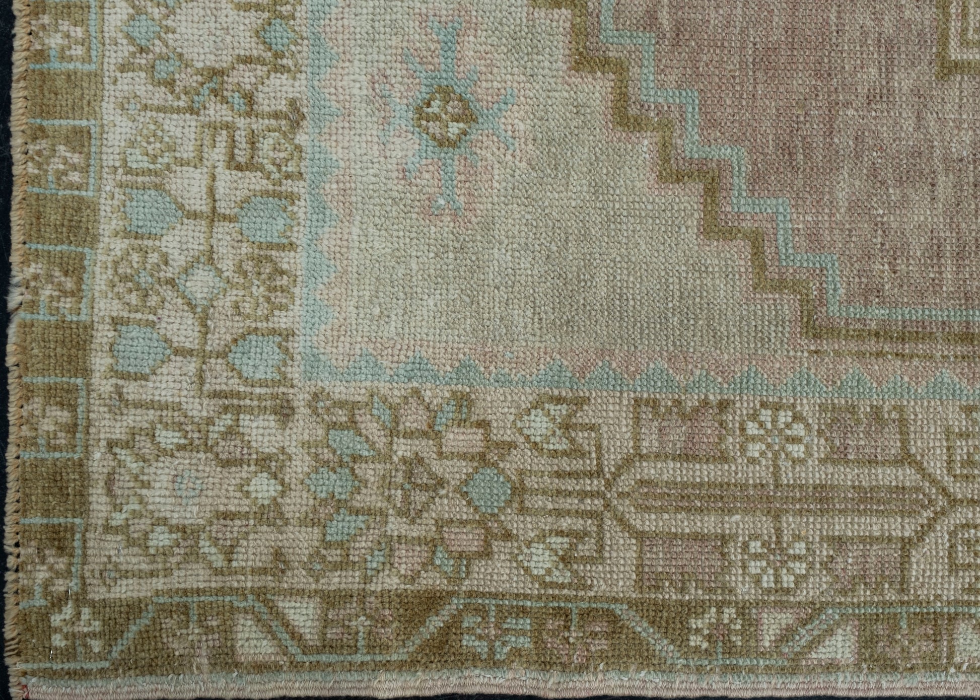 Turkish Vintage Anatolian Rug 4' x 6'5" #17115