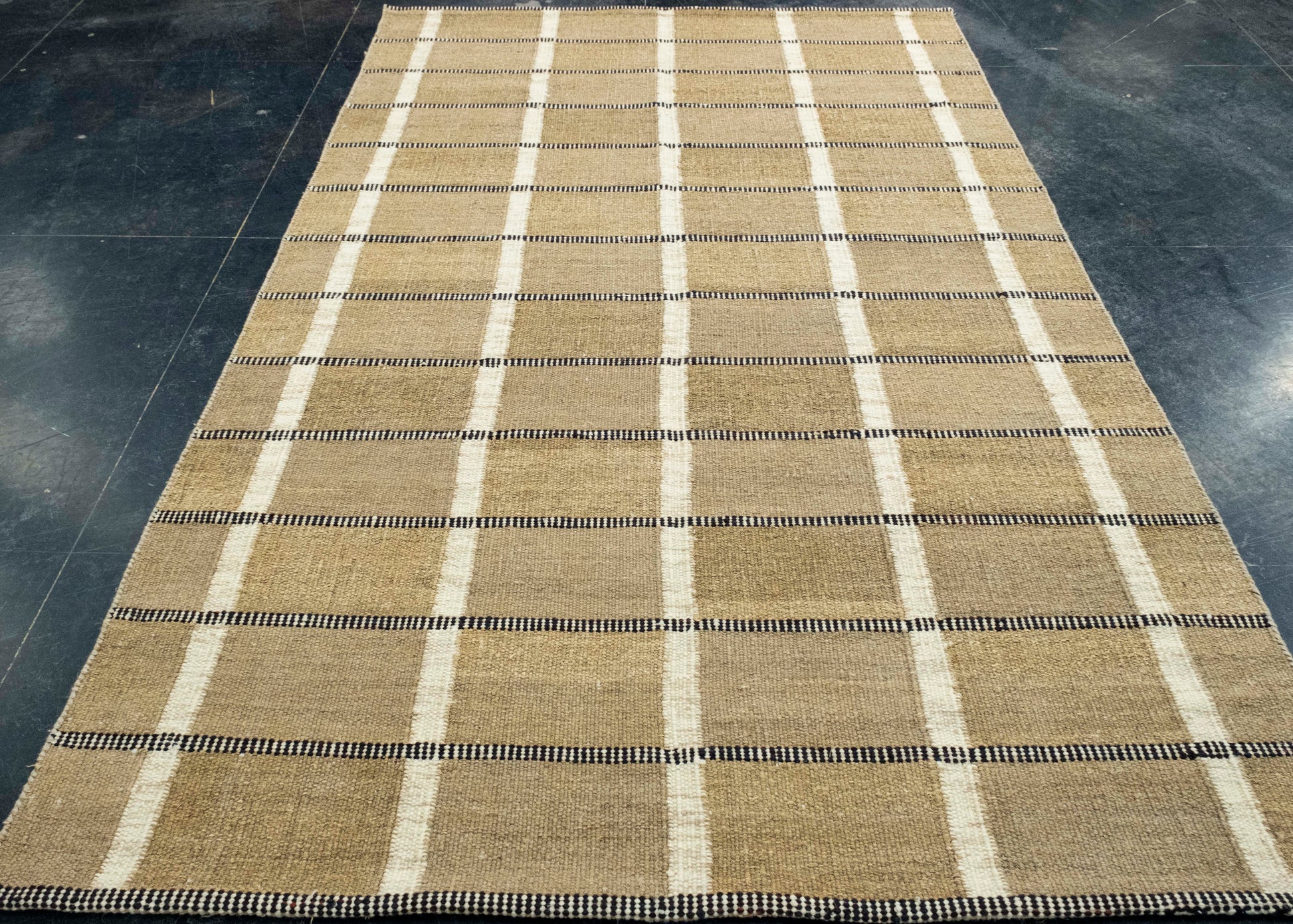 Scandinavian Kilim 5'9" x 9'1" #17659