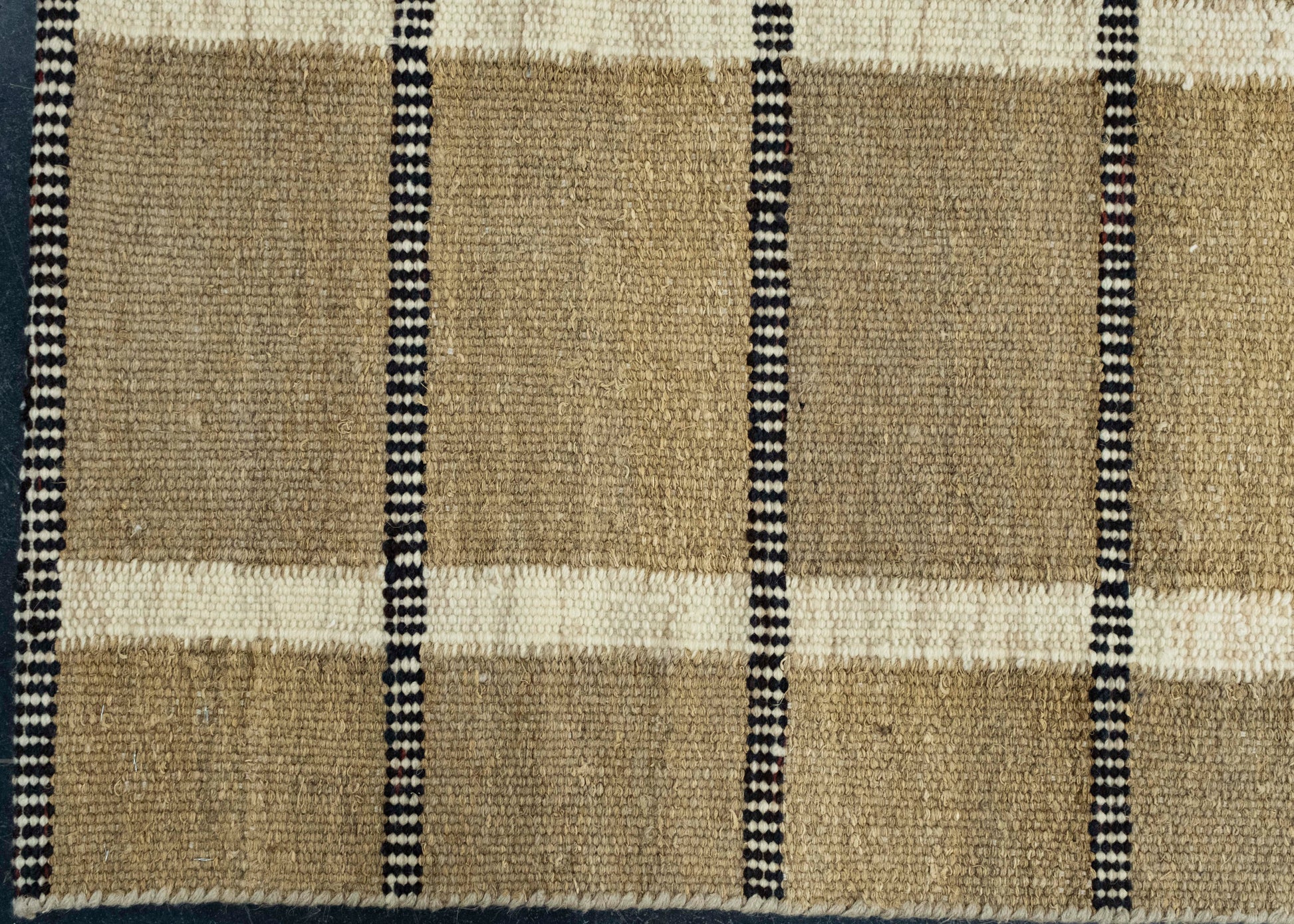 Scandinavian Kilim 5'9" x 9'1" #17659