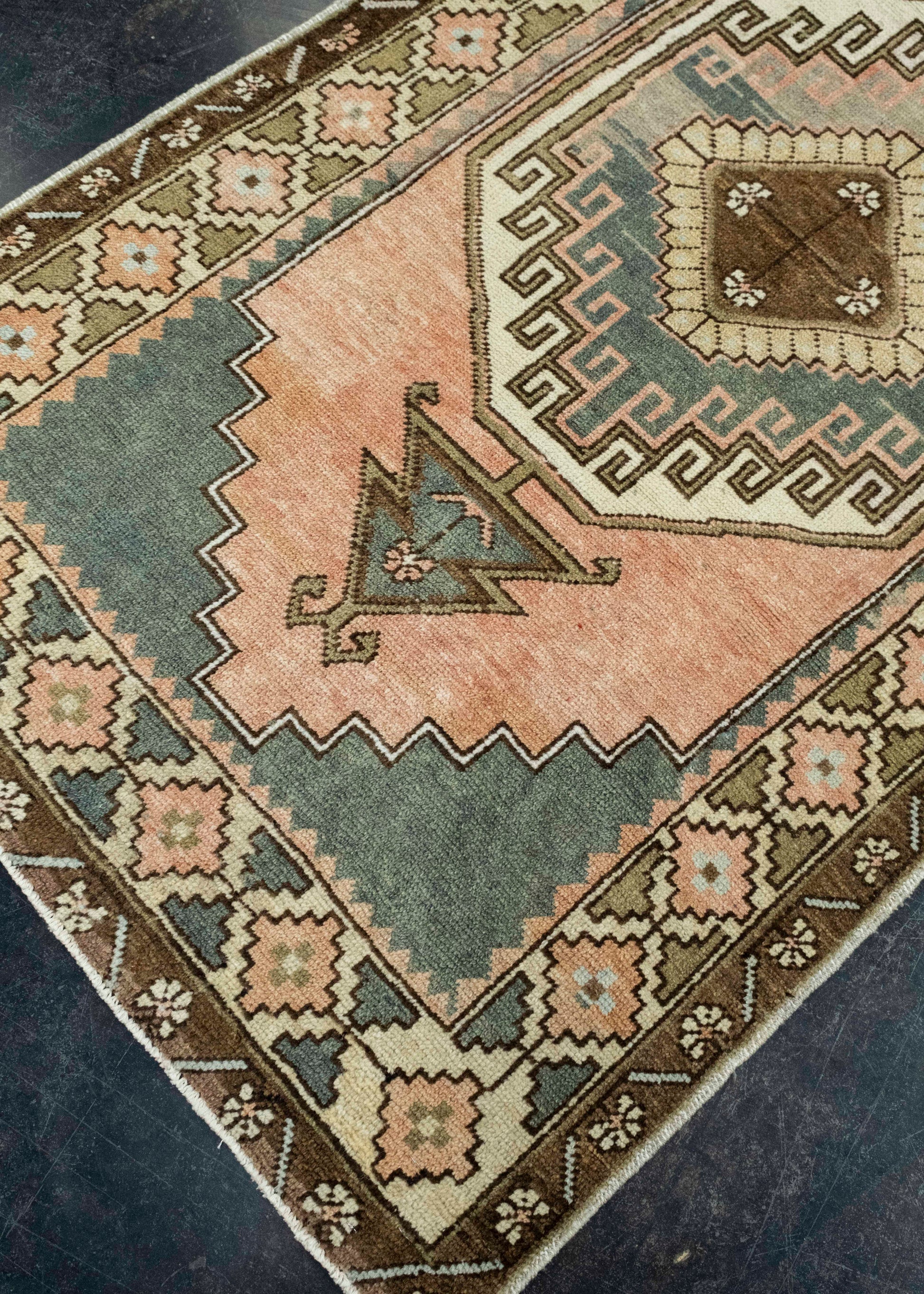 Turkish Vintage Rug 3'2" x 5'8" #16124